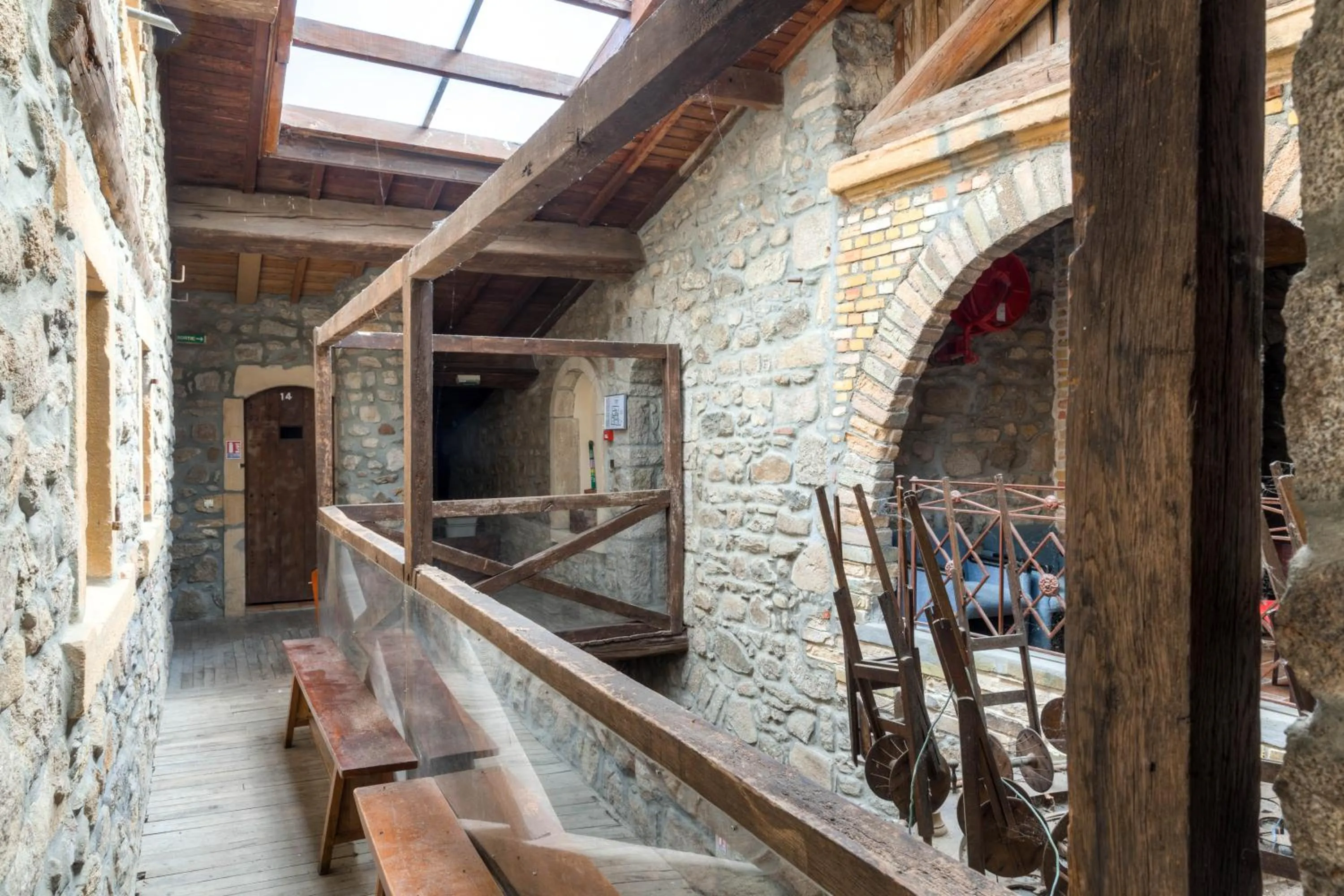 Patio in Aux Prisons de Montagny