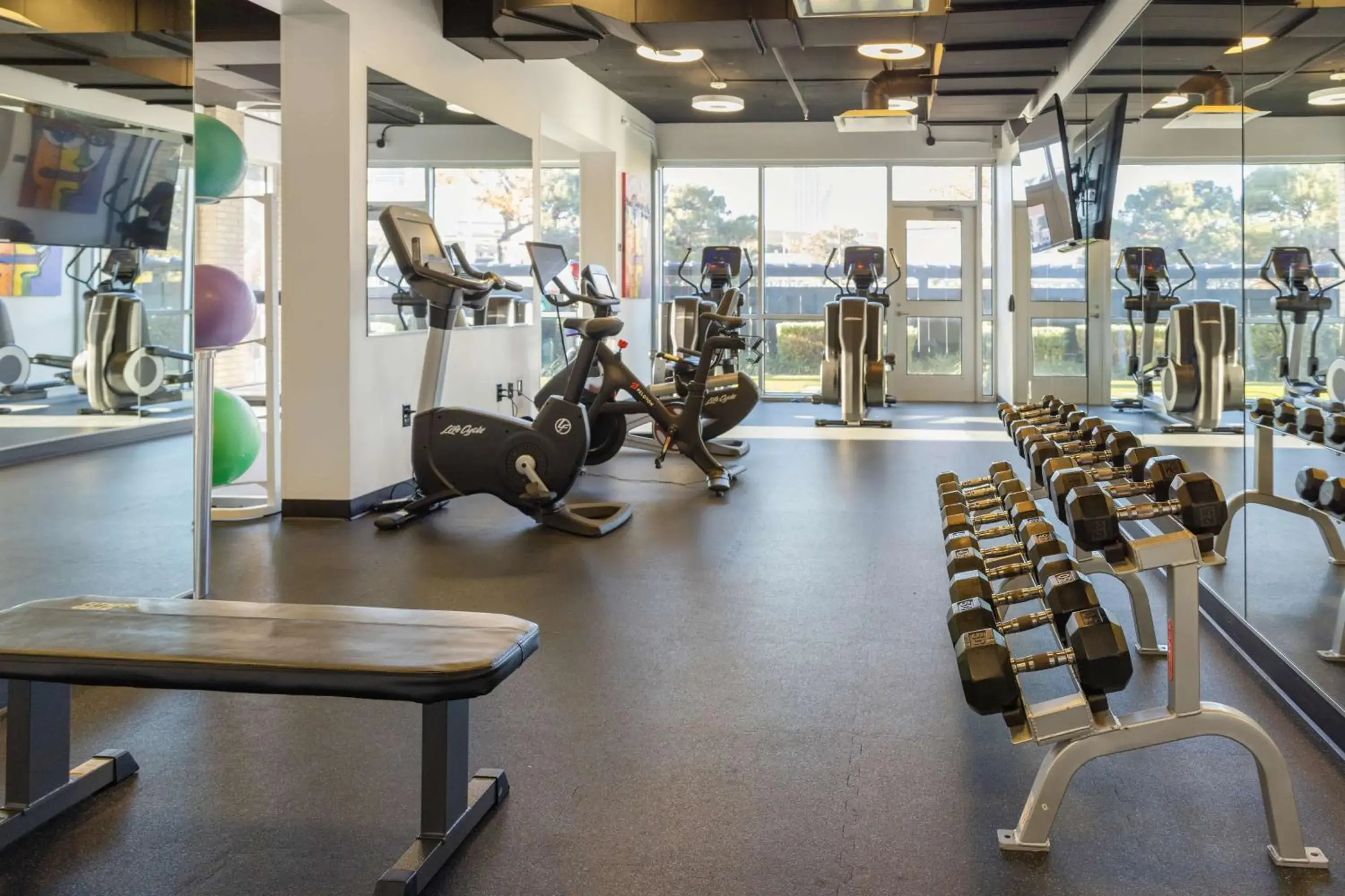 Fitness centre/facilities in Lorenzo Hotel Dallas, Tapestry Collection by Hilton Fitness centre/facilities in Lorenzo Hotel Dallas, Tapestry Collection by Hilton