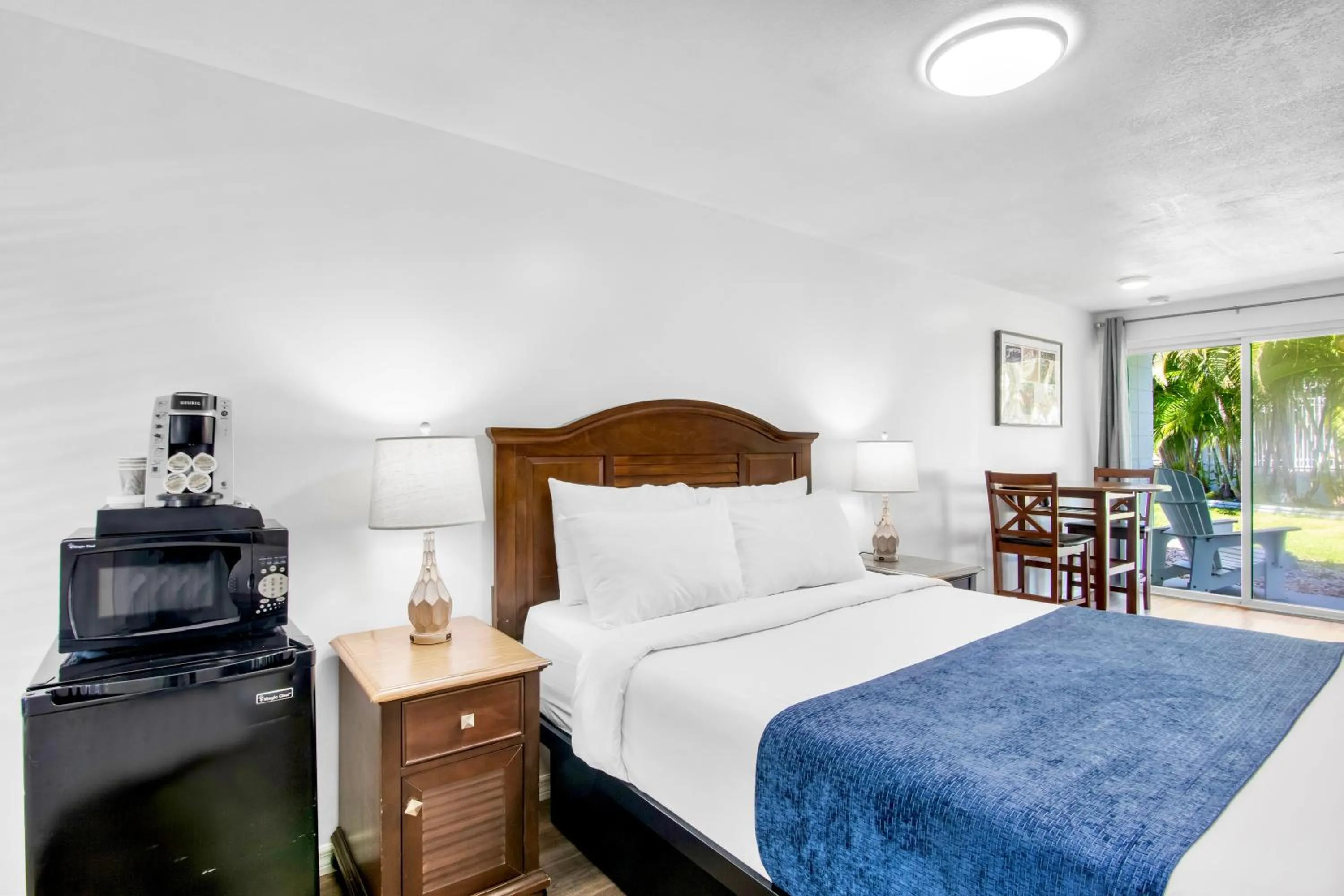 Bedroom, Bed in Coconut Cay Resort