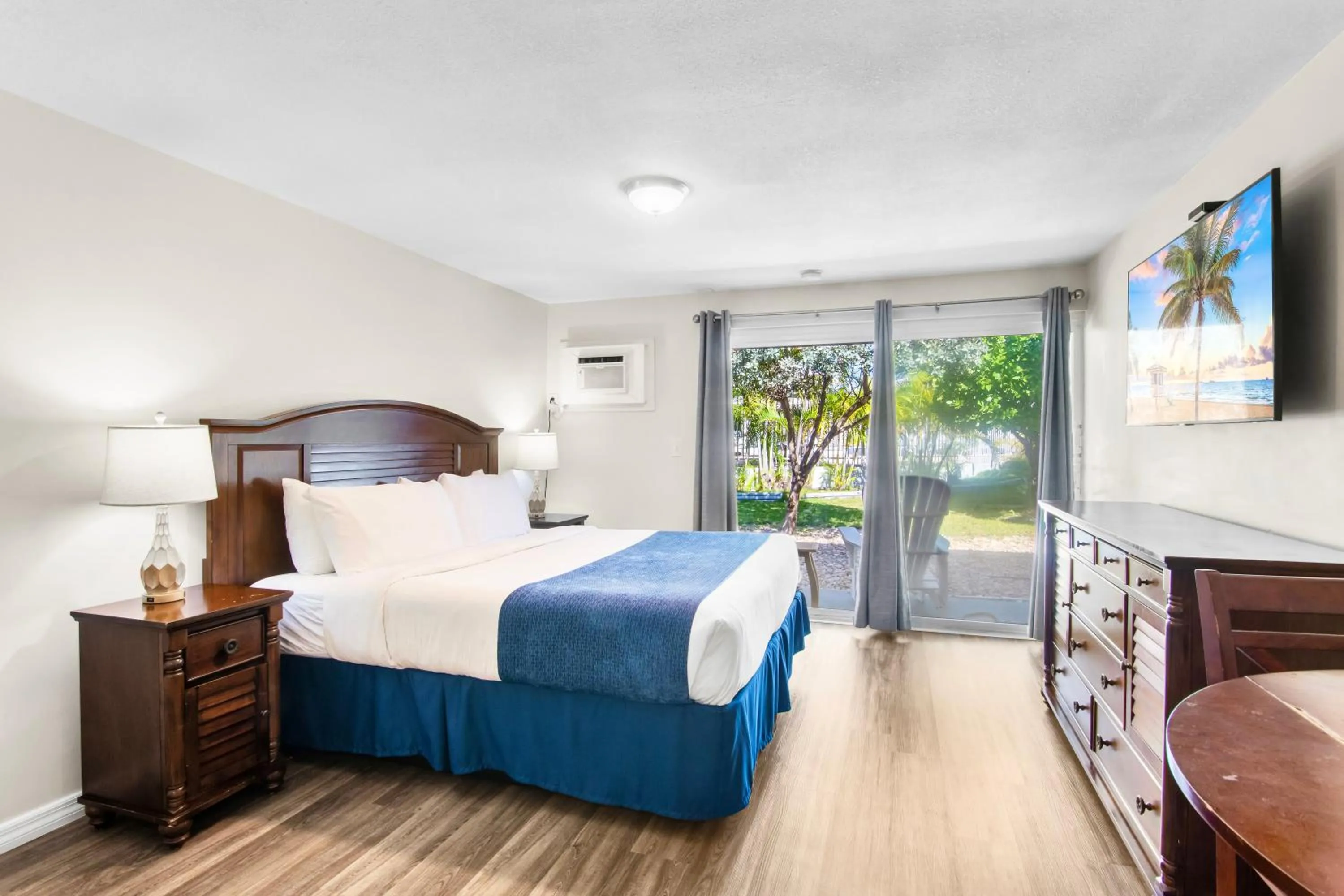 Bedroom, Bed in Coconut Cay Resort