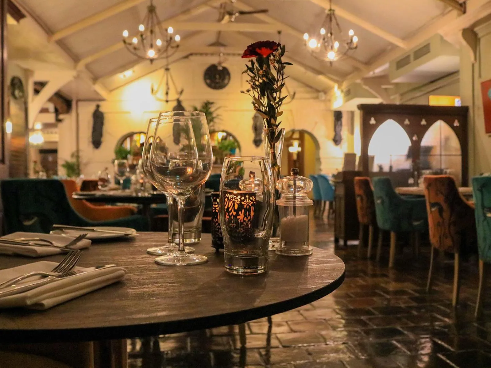 Restaurant/places to eat in The Maids Head Hotel