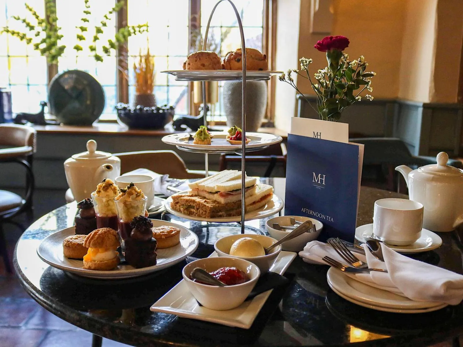 Restaurant/places to eat in The Maids Head Hotel