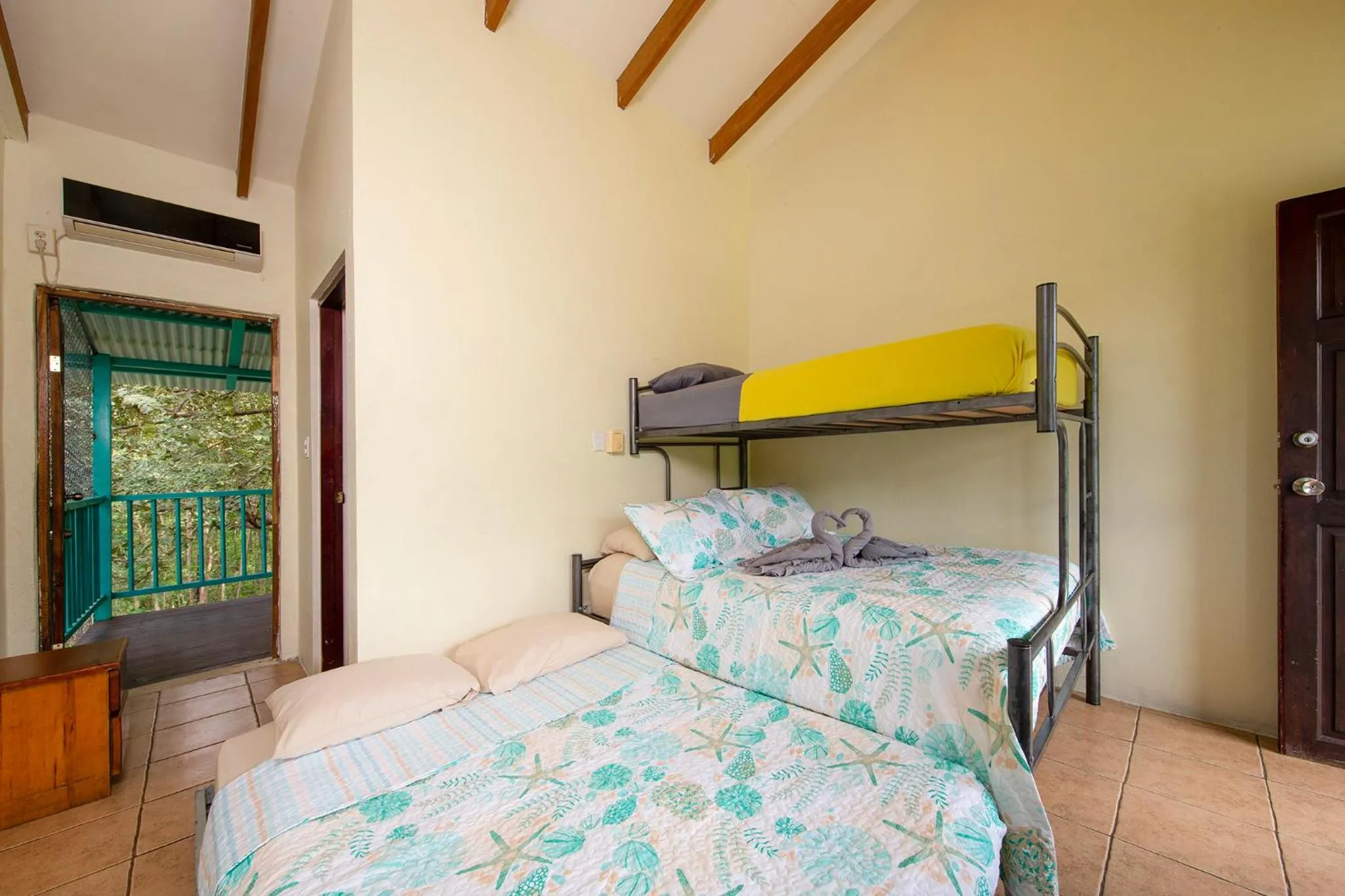 Bed in Hotel Diversion Tropical