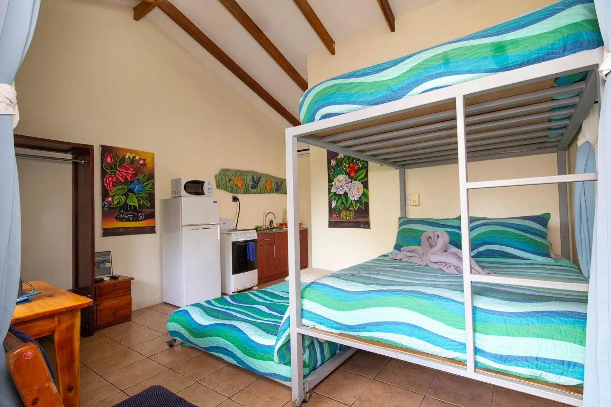 Kitchen or kitchenette, Bed in Hotel Diversion Tropical