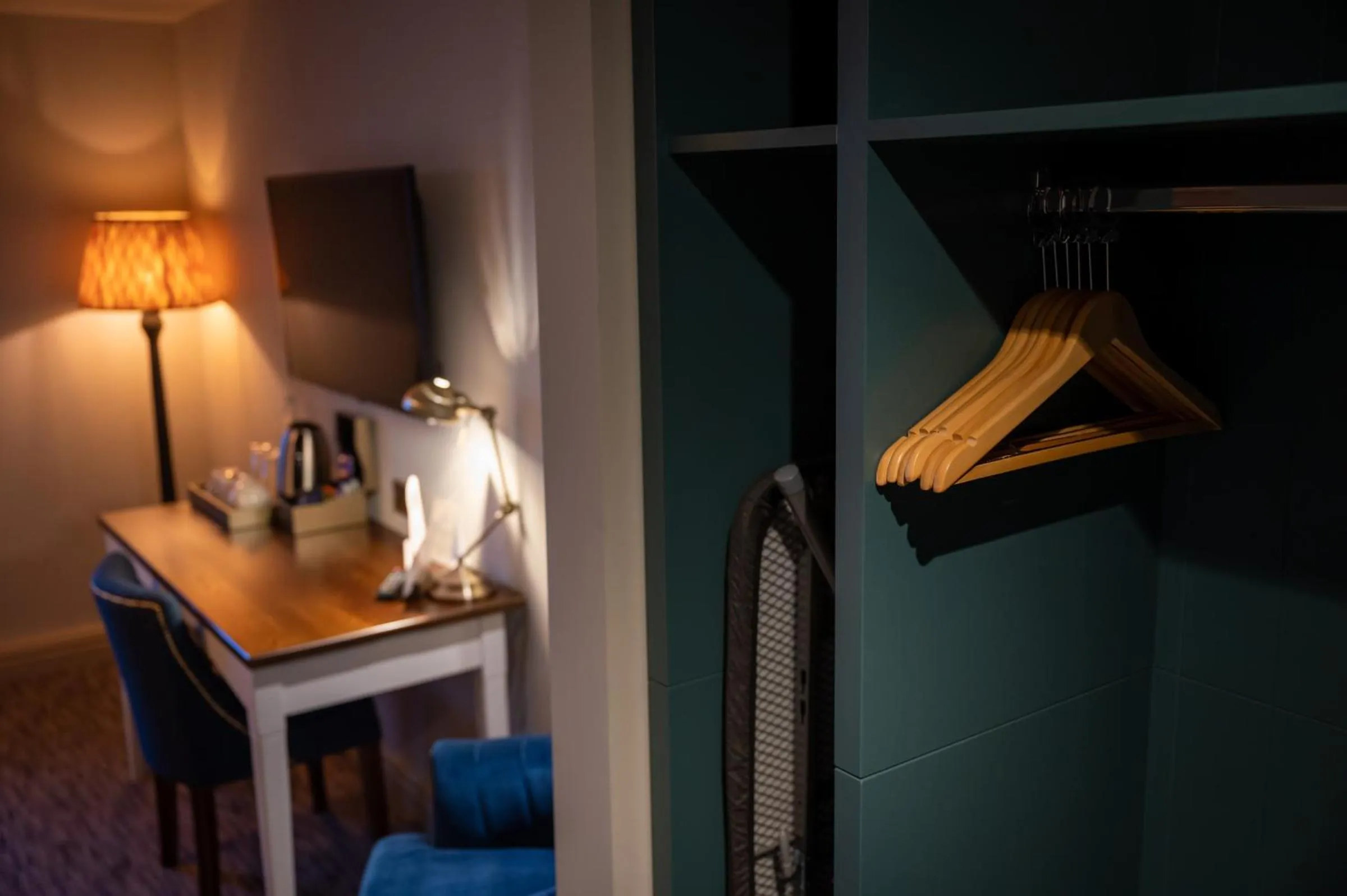 hair dresser in Green Man by Chef & Brewer Collection