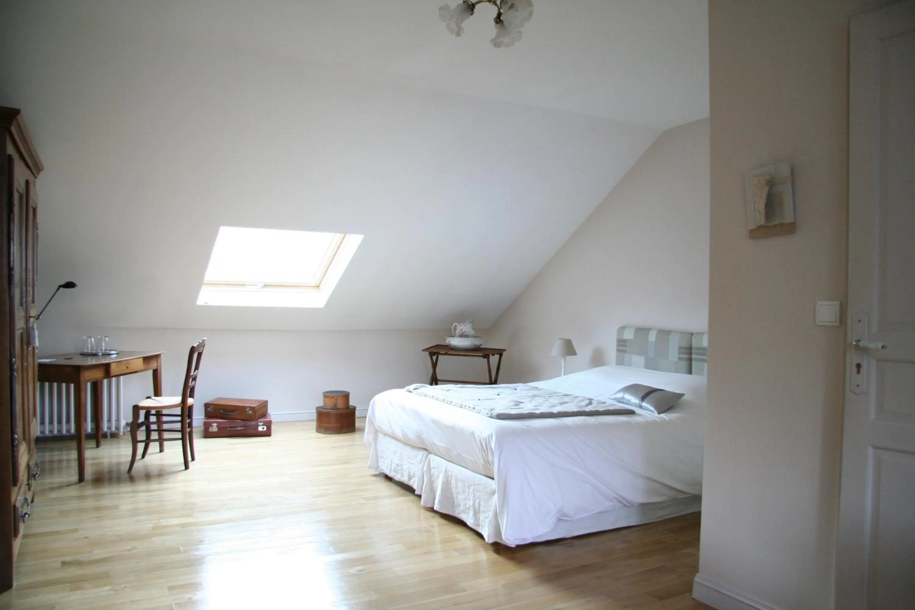 Photo of the whole room, Bed in Chambres d'hôtes Le Clos d'Hauteville