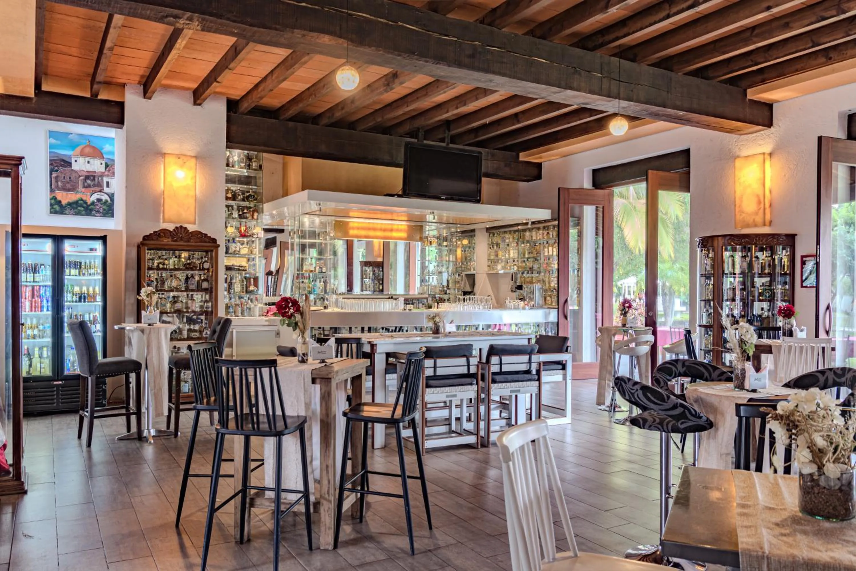 Lounge or bar in Radisson Hotel Cuernavaca