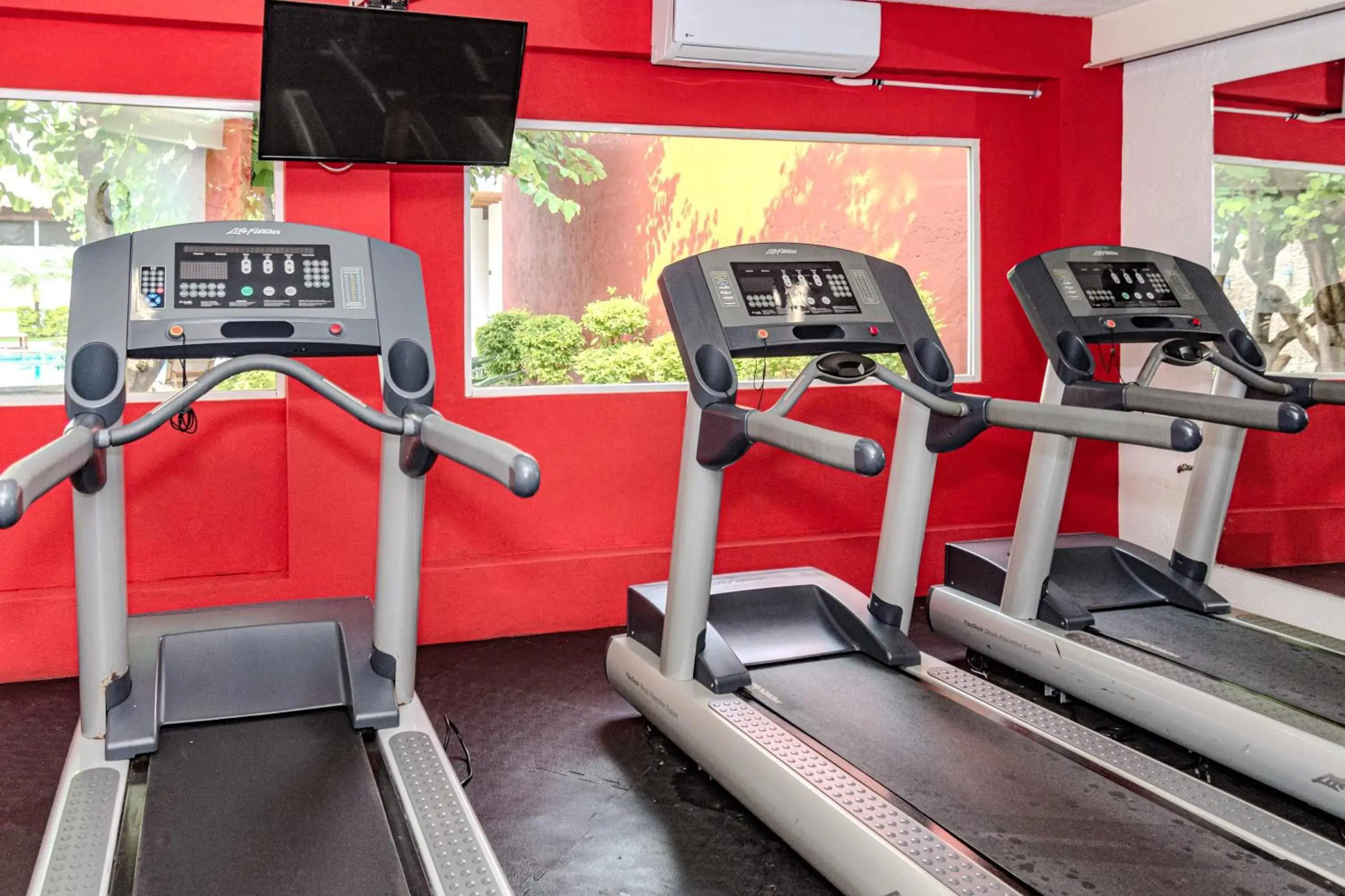 Fitness centre/facilities in Radisson Hotel Cuernavaca Fitness centre/facilities in Radisson Hotel Cuernavaca