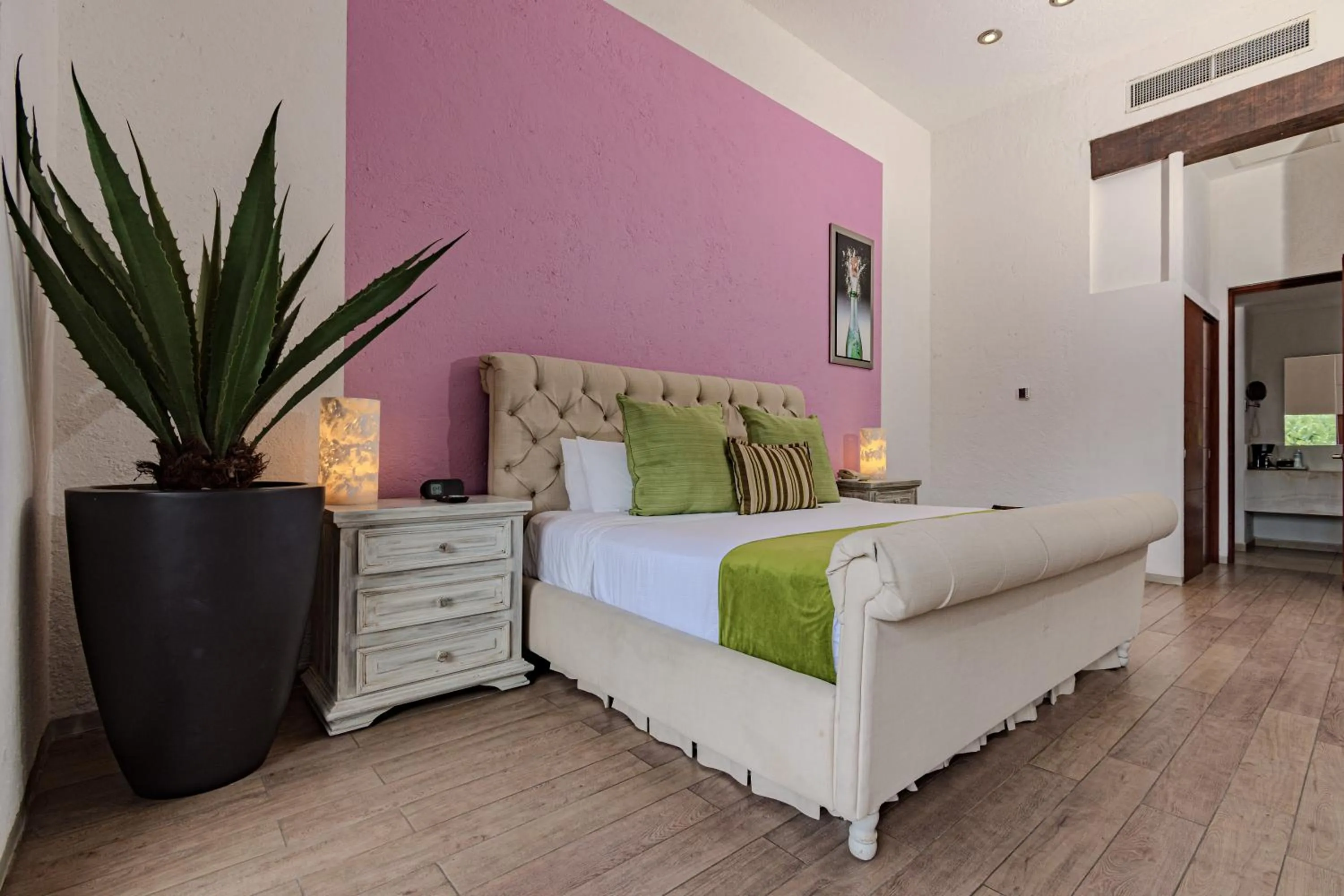 Bed in Radisson Hotel Cuernavaca