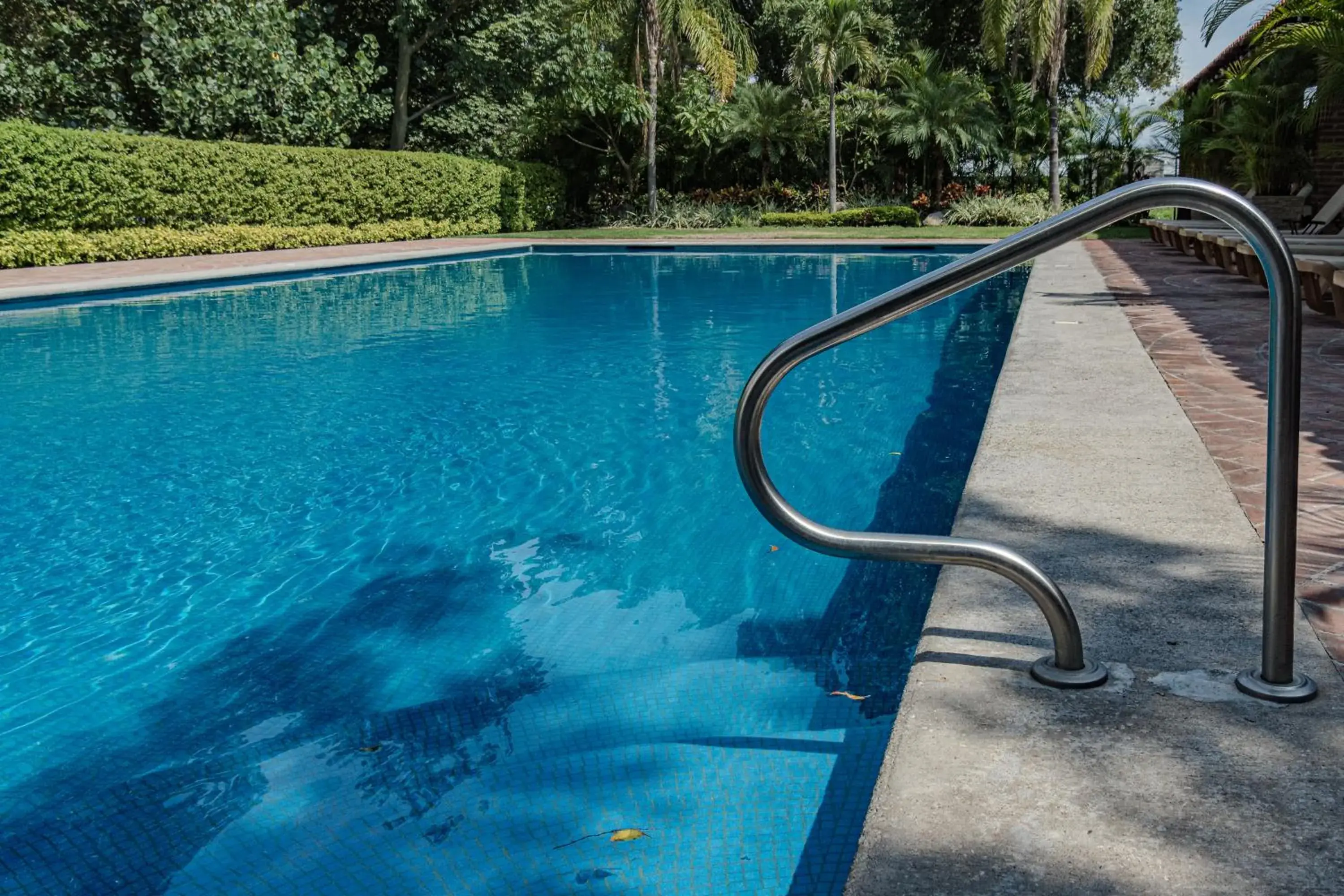 Swimming pool in Radisson Hotel Cuernavaca Swimming pool in Radisson Hotel Cuernavaca