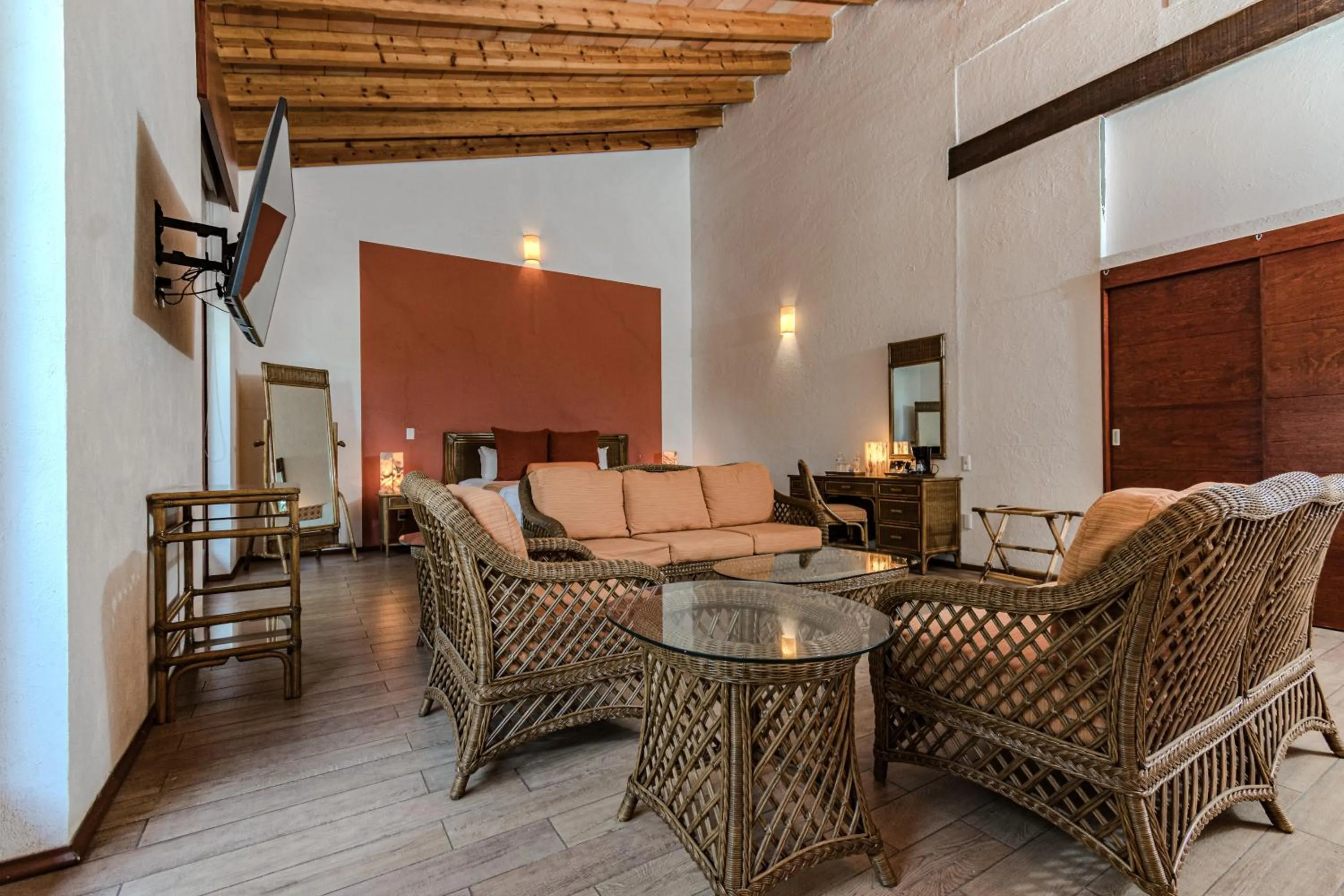 TV and multimedia in Radisson Hotel Cuernavaca