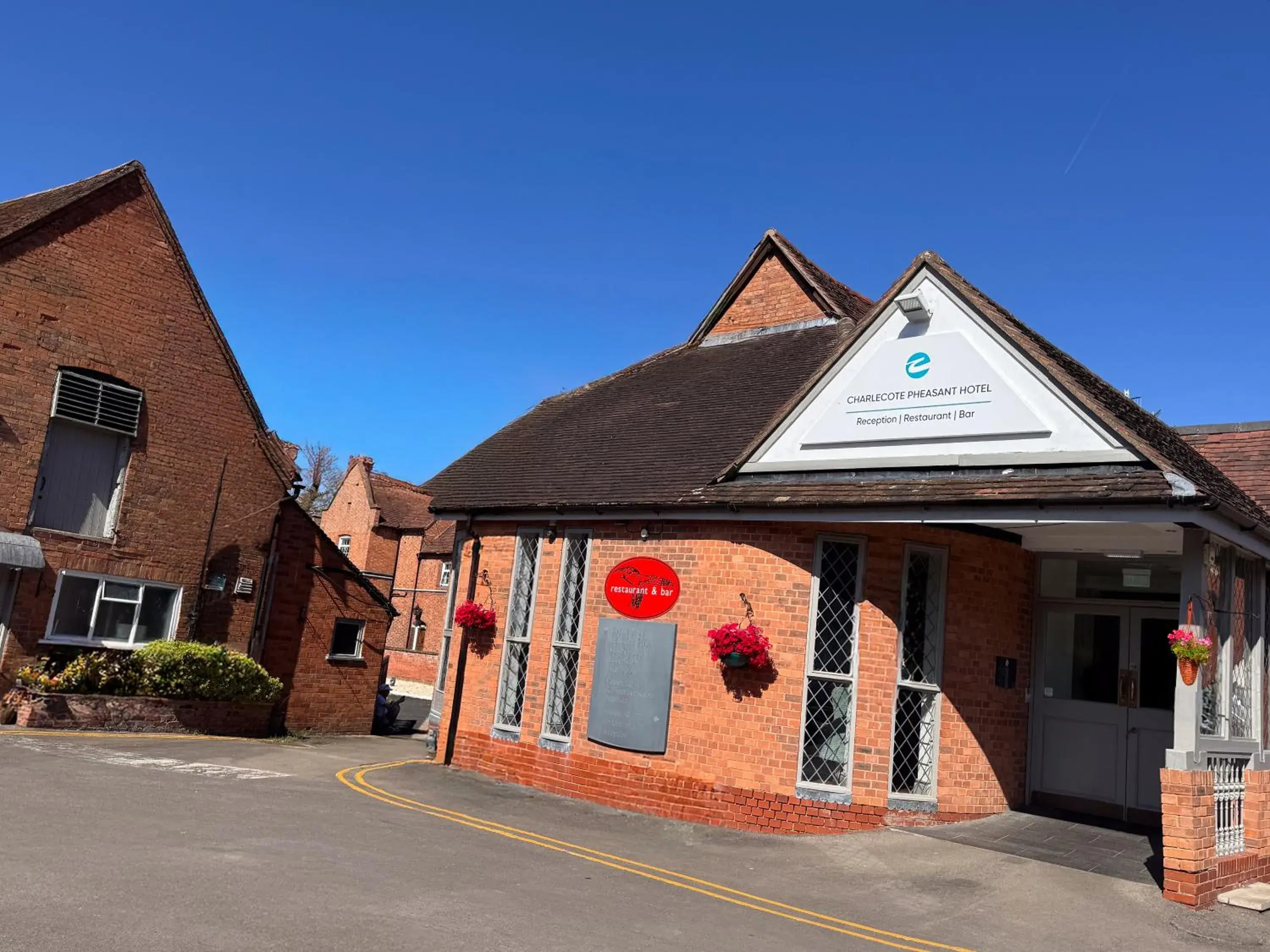 Facade/entrance in Clarion Hotel Charlecote Pheasant Facade/entrance in Clarion Hotel Charlecote Pheasant
