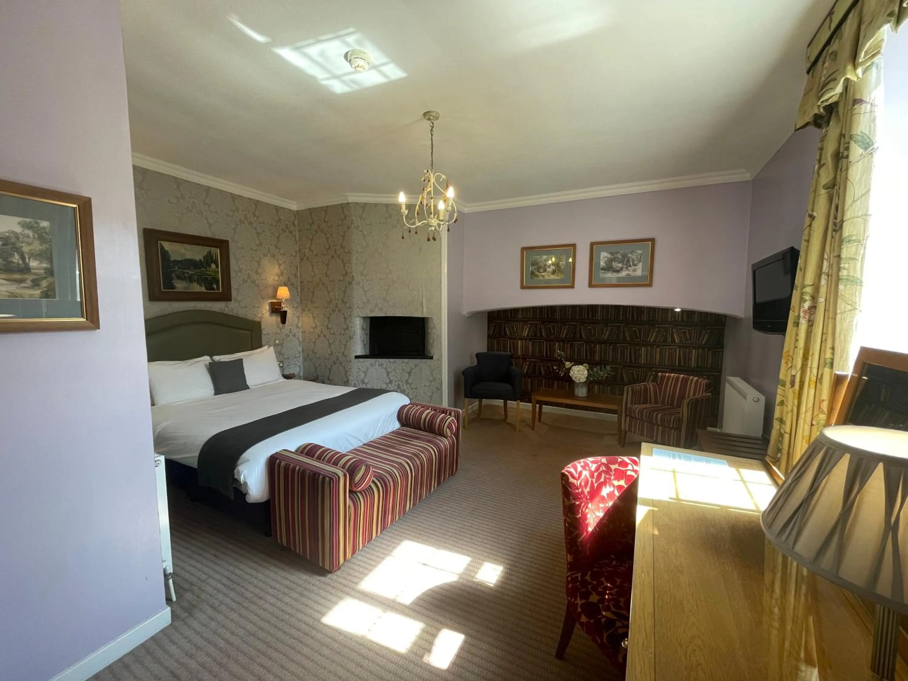 Bedroom, Bed in Clarion Hotel Charlecote Pheasant