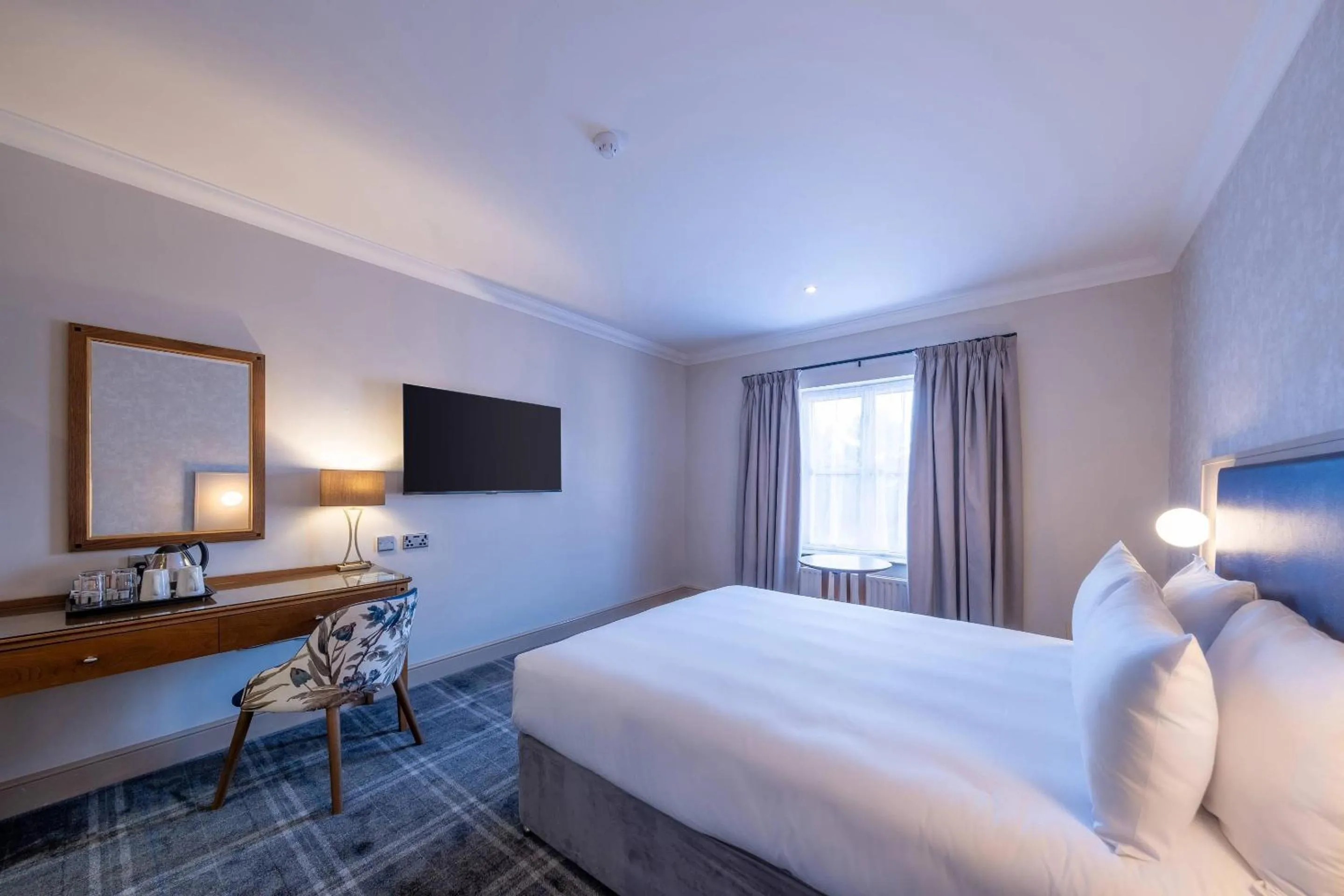 Bedroom, Bed in Clarion Hotel Charlecote Pheasant