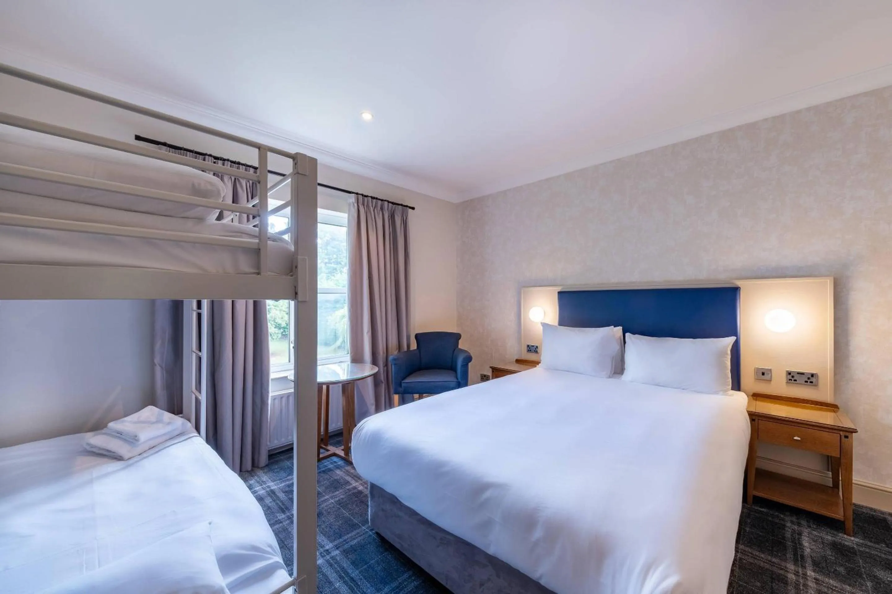 Bedroom, Bed in Clarion Hotel Charlecote Pheasant