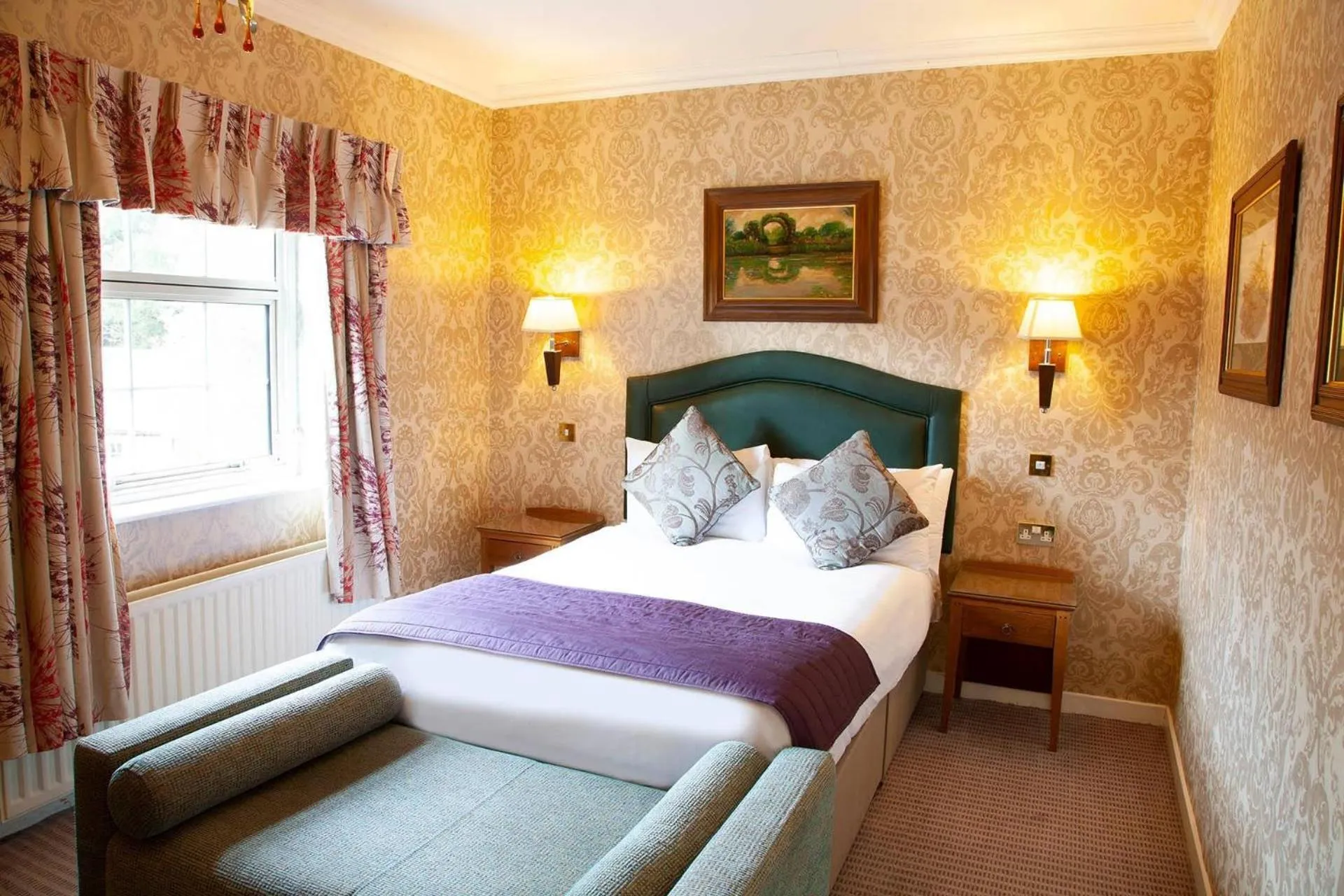 Bedroom, Bed in Clarion Hotel Charlecote Pheasant