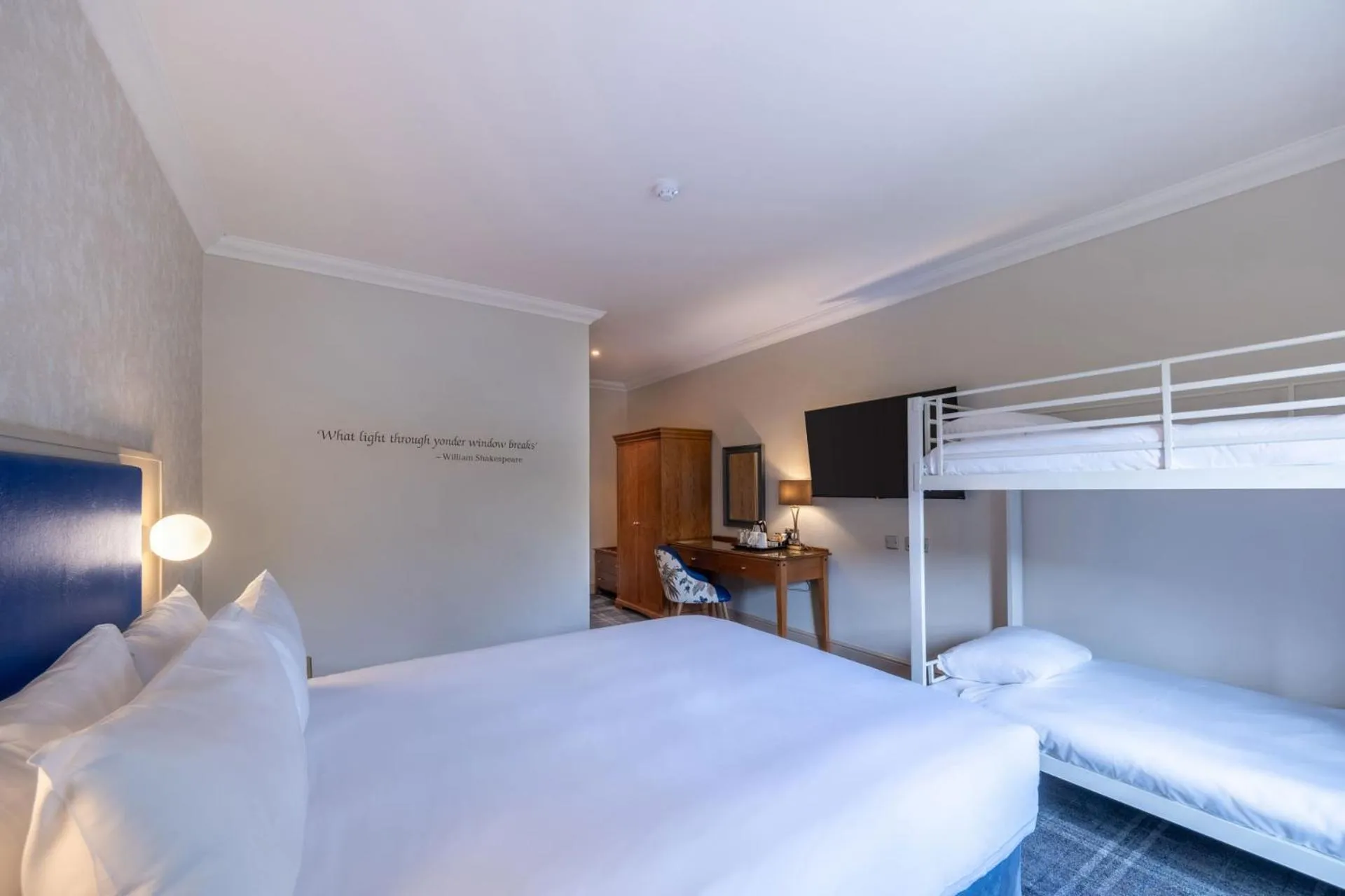 Bedroom, Bed in Clarion Hotel Charlecote Pheasant