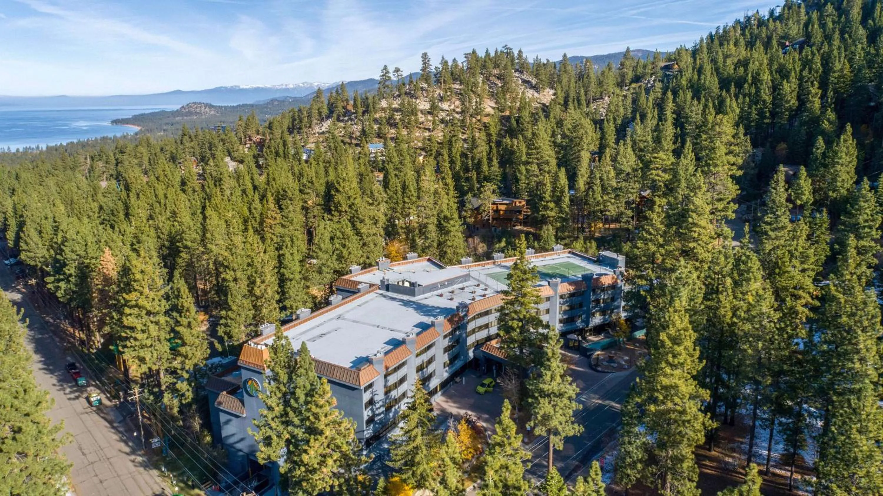 Property building in Hilton Vacation Club Tahoe Seasons Lake Tahoe