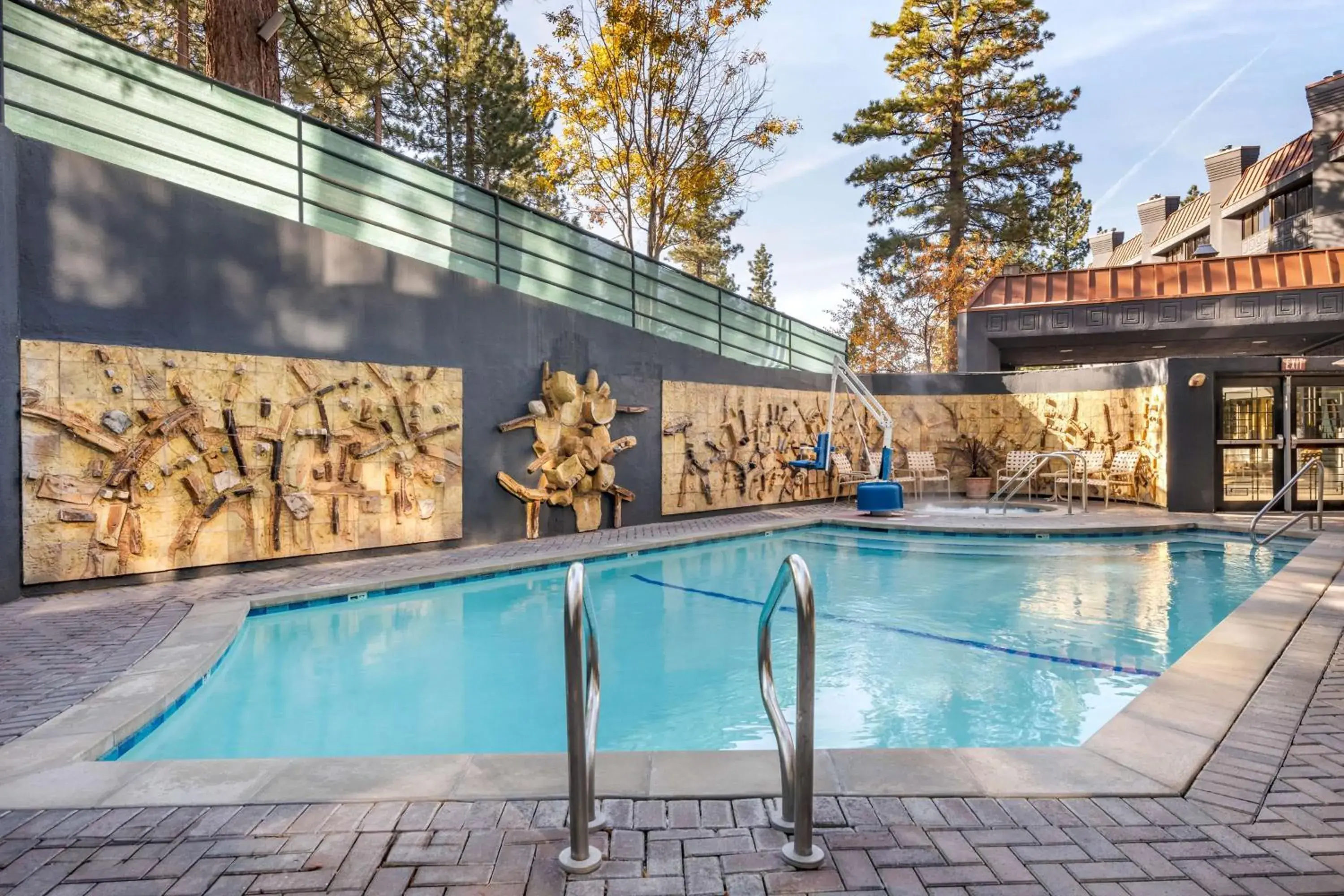 Pool view in Hilton Vacation Club Tahoe Seasons Lake Tahoe Pool view in Hilton Vacation Club Tahoe Seasons Lake Tahoe