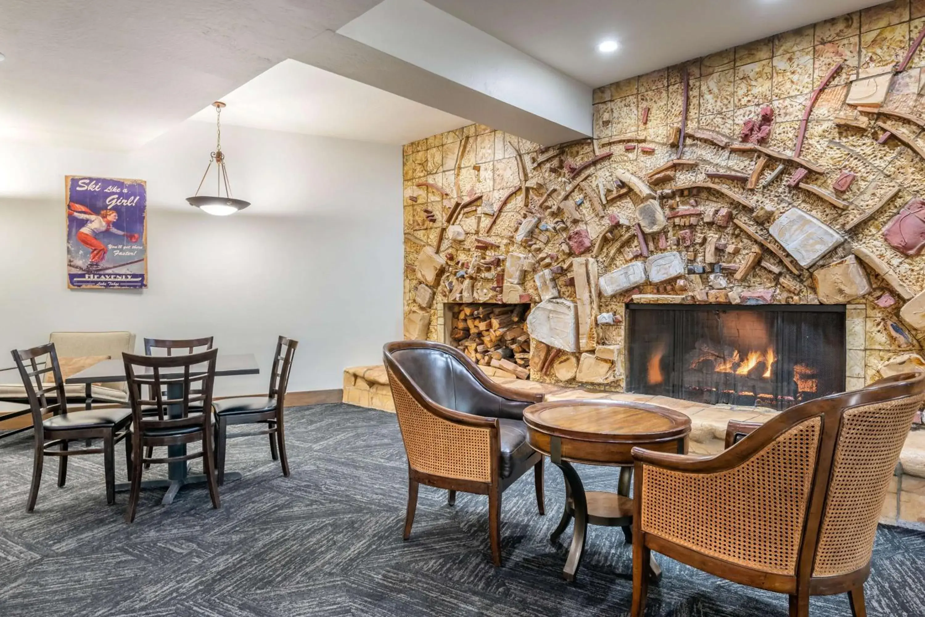 Lobby or reception in Hilton Vacation Club Tahoe Seasons Lake Tahoe Lobby or reception in Hilton Vacation Club Tahoe Seasons Lake Tahoe