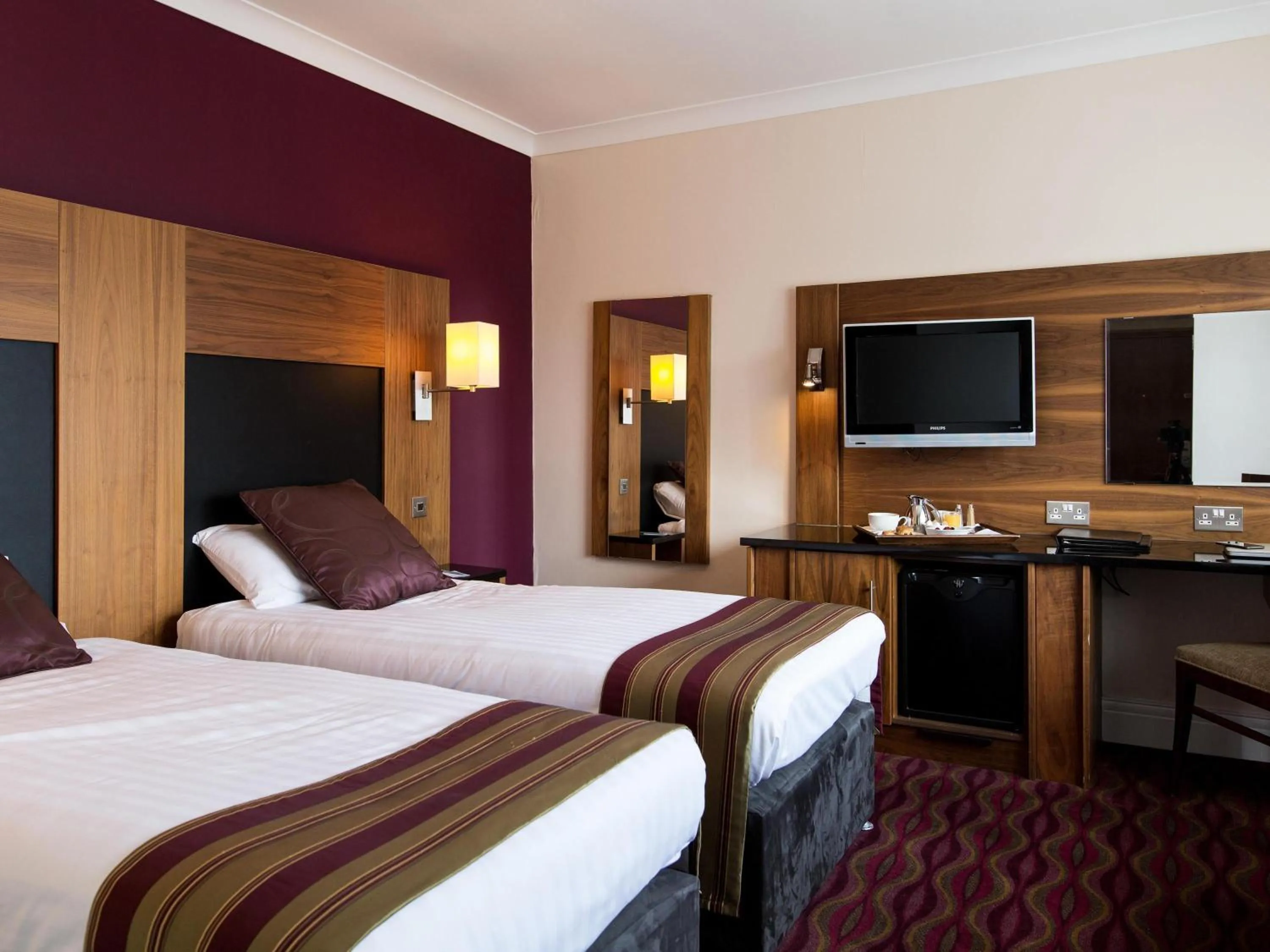 Bedroom, Bed in Mercure Newcastle George Washington Hotel Golf & Spa