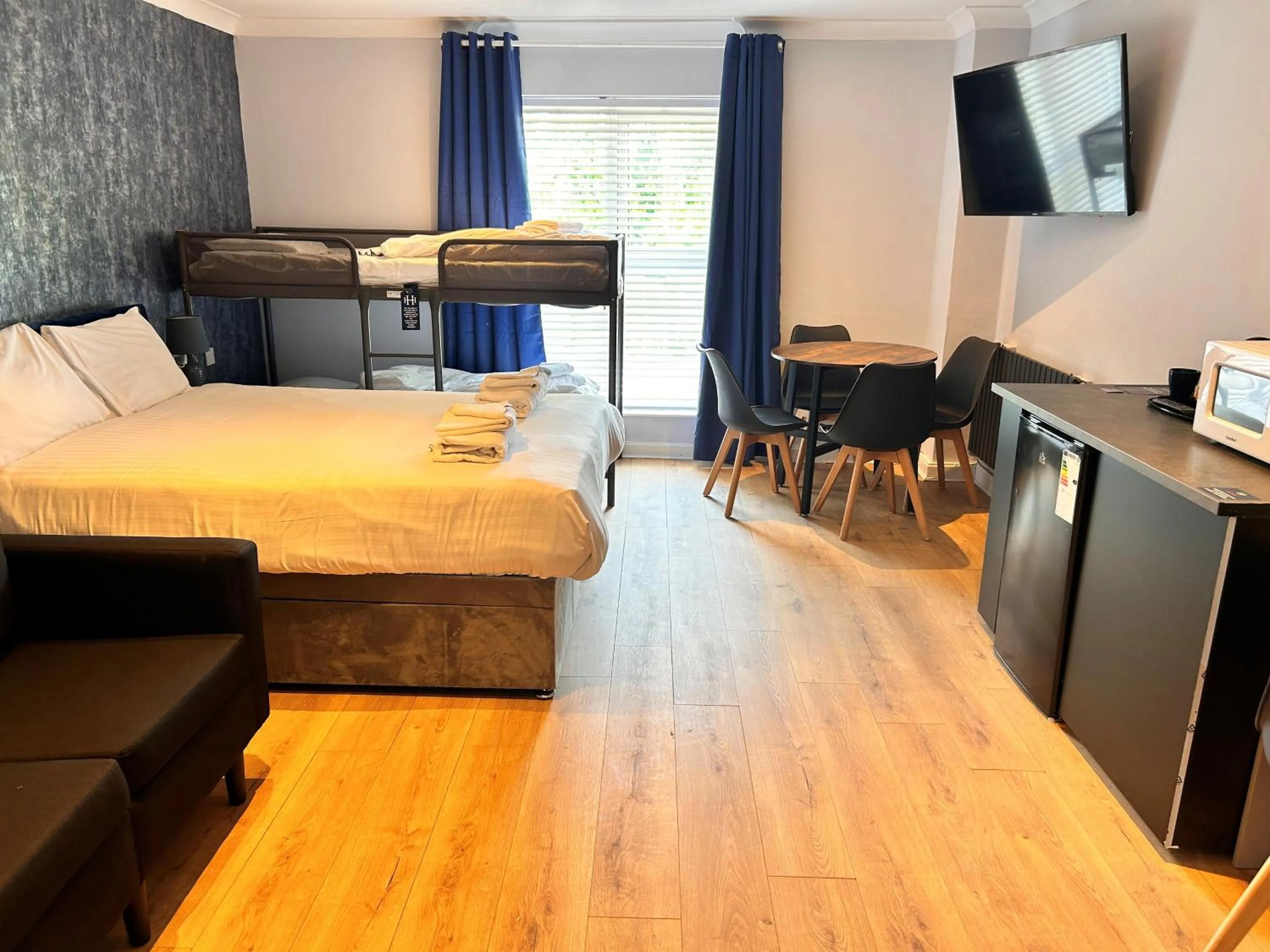 Bed in The Hillcrest Hotel