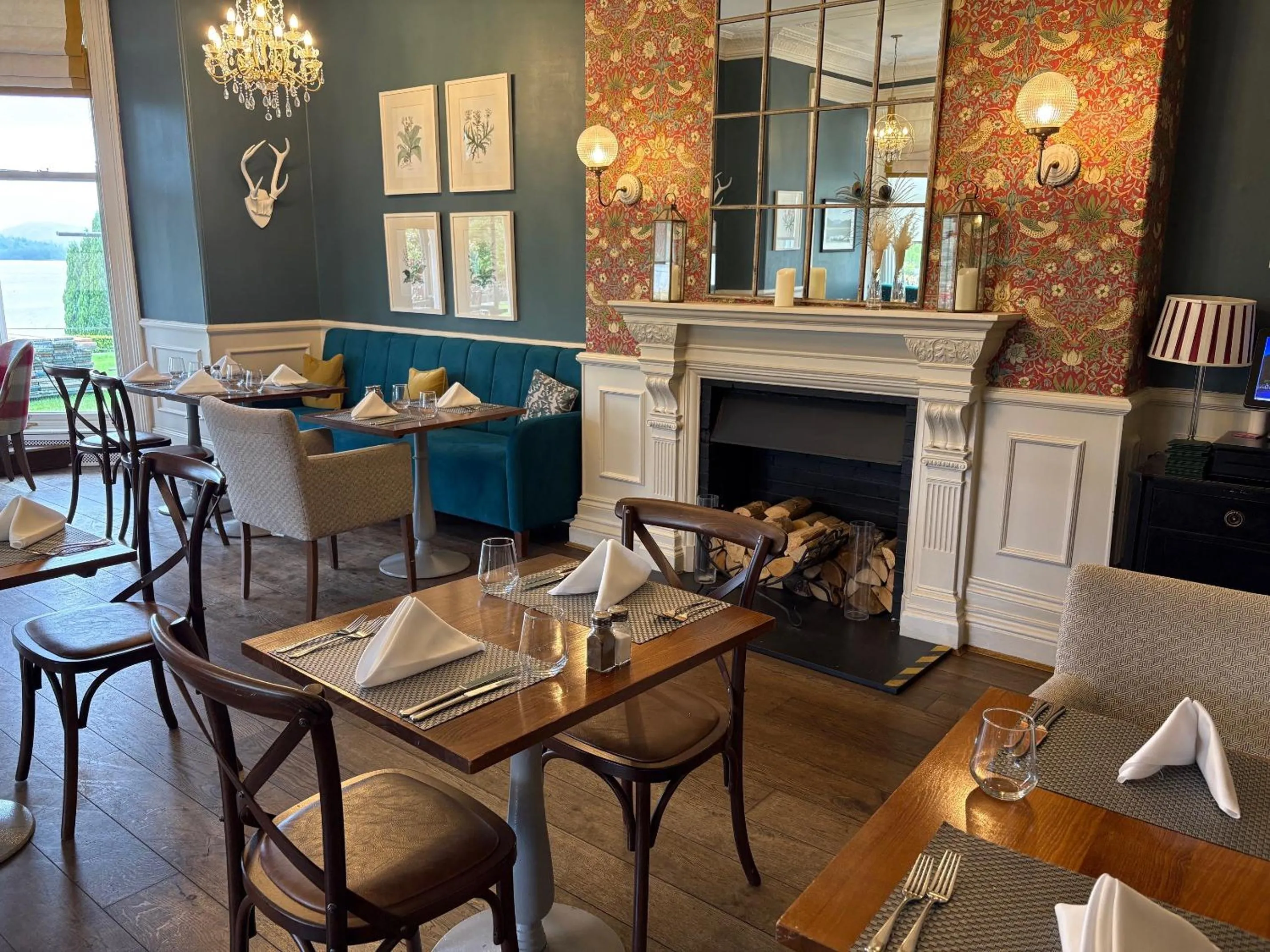 Restaurant/places to eat in The Belsfield Hotel