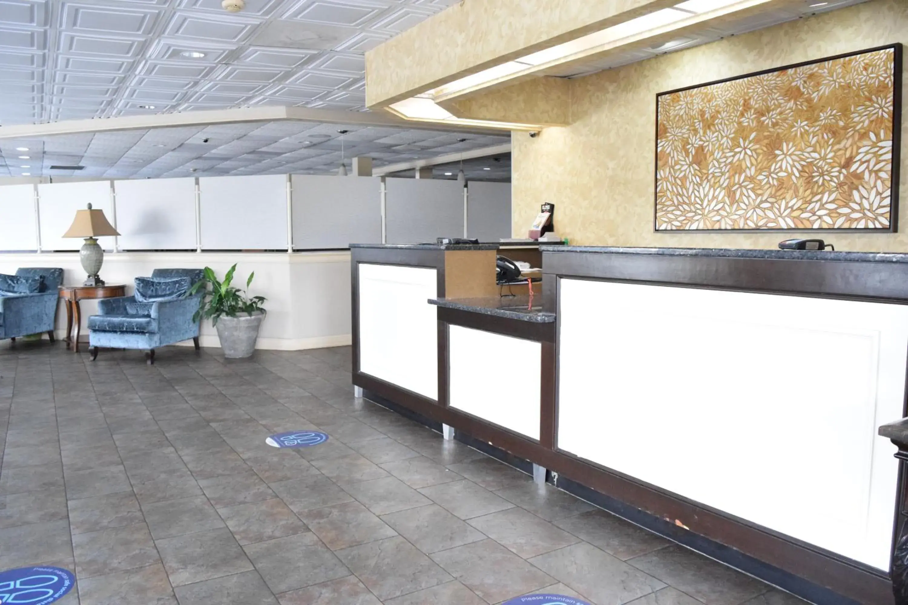 Lobby or reception in Ramada by Wyndham Savannah Gateway Lobby or reception in Ramada by Wyndham Savannah Gateway