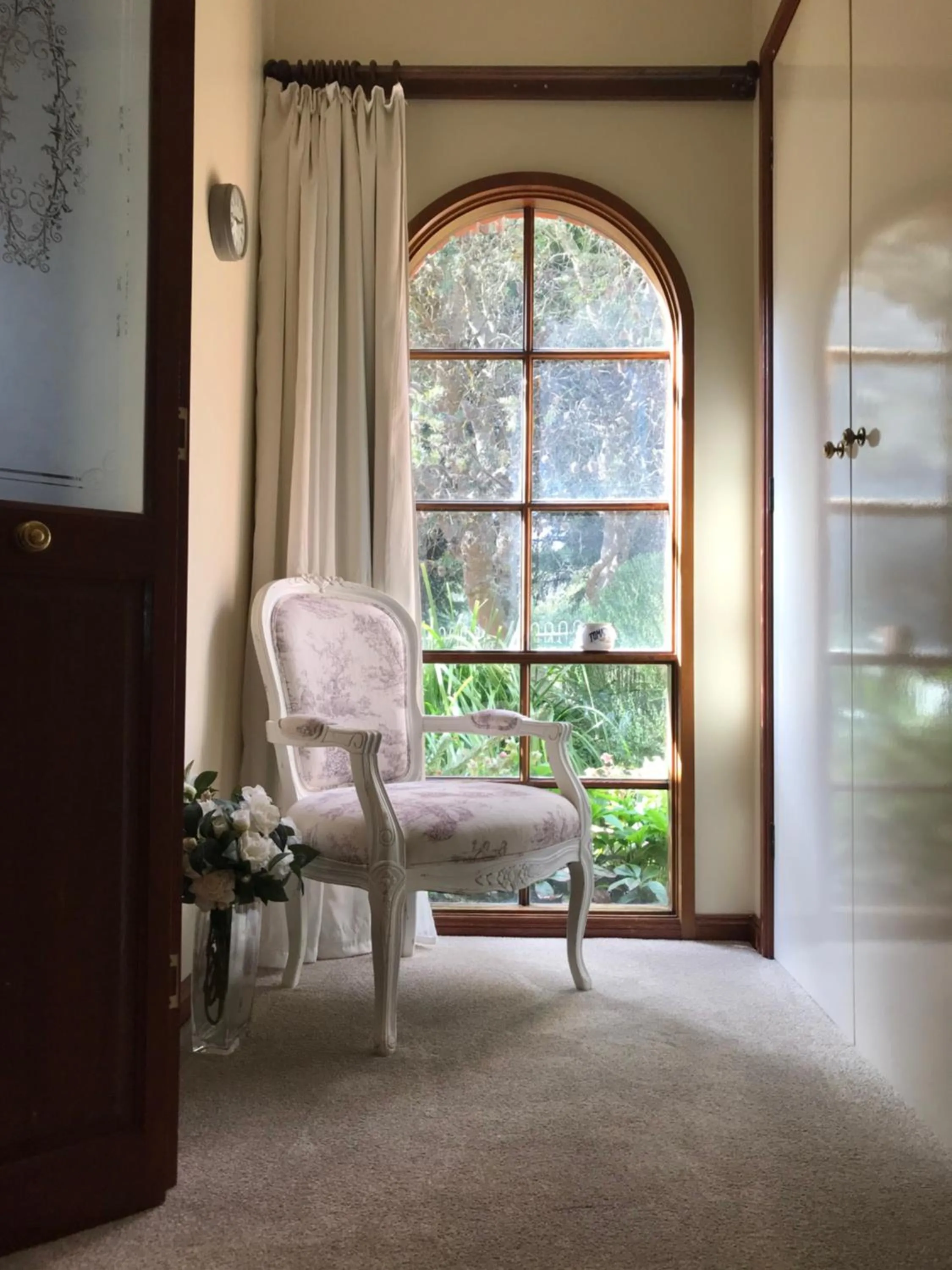Seating area in Helen's Homestead