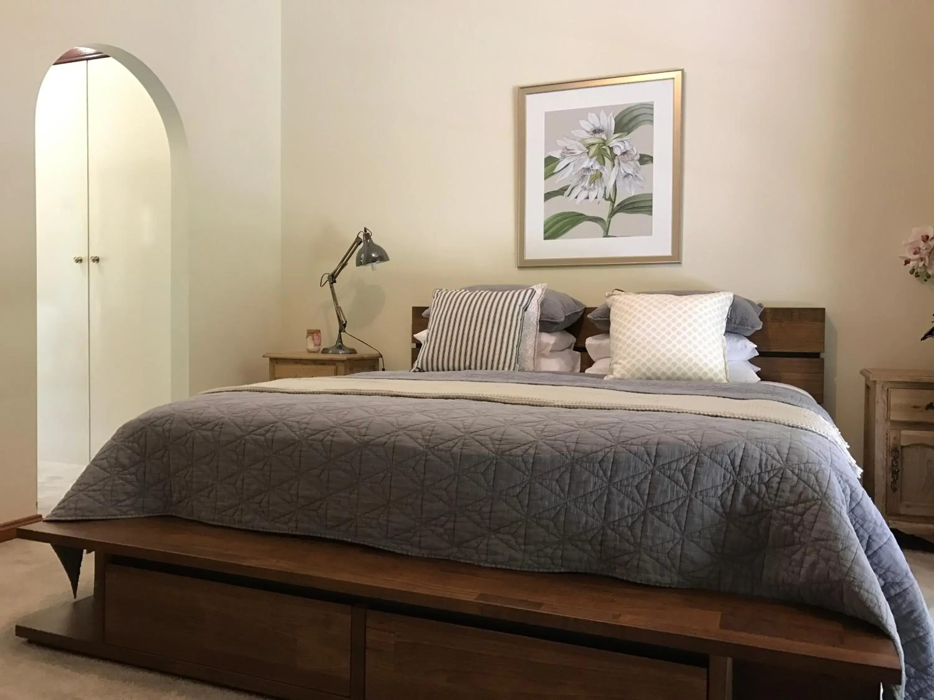 King Room with Private Bathroom in Helen's Homestead King Room with Private Bathroom in Helen's Homestead