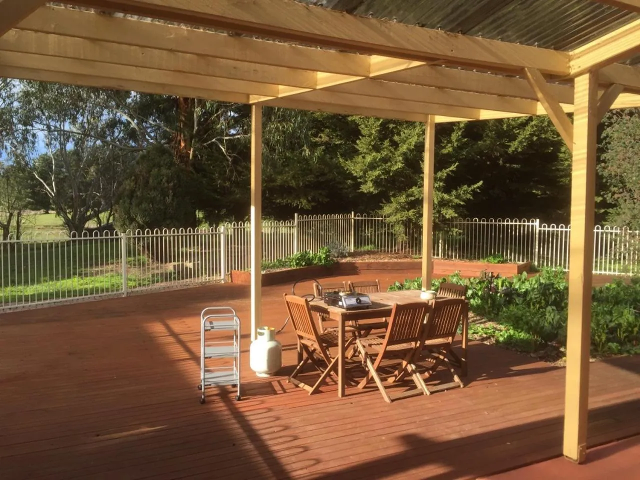 BBQ facilities in Helen's Homestead