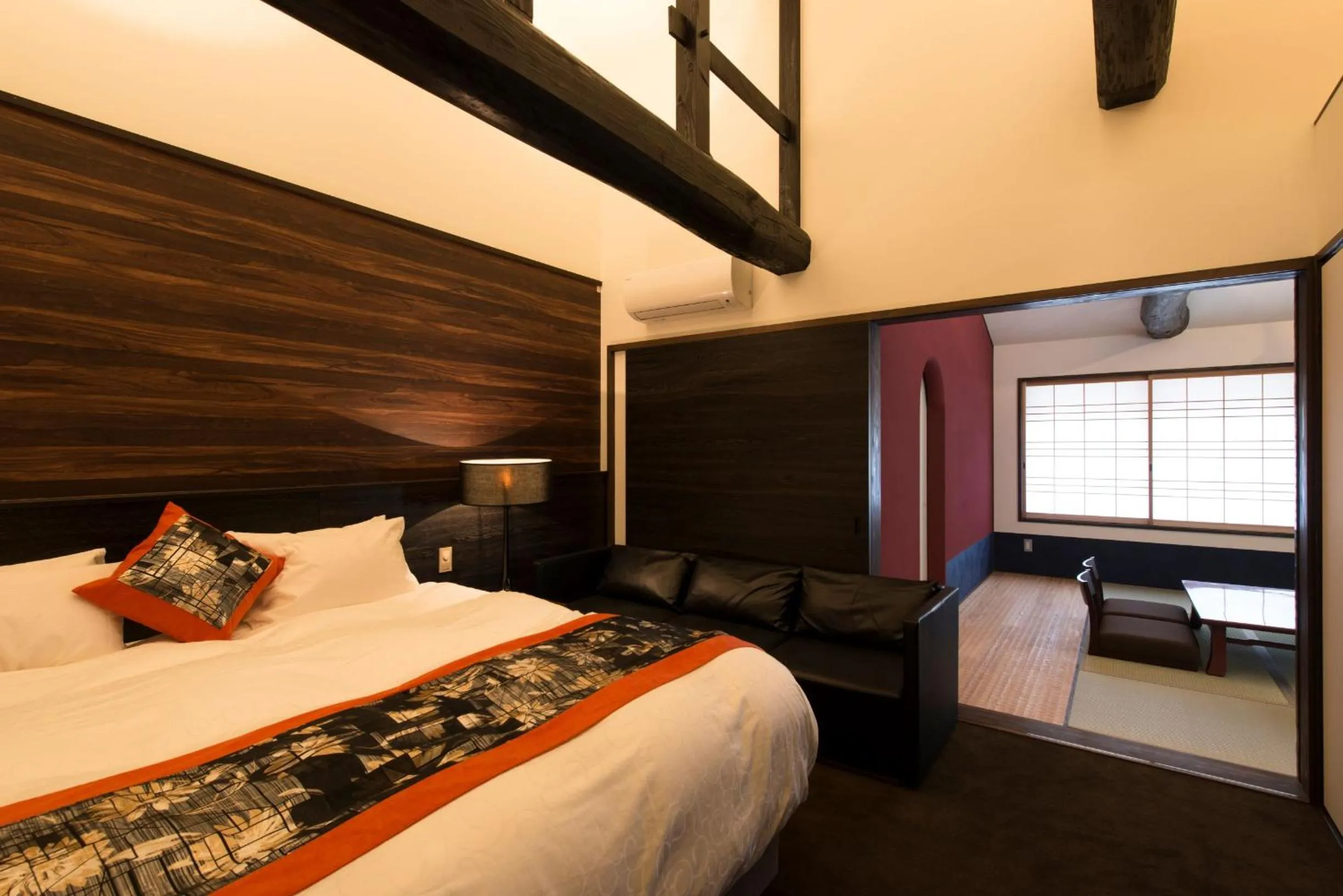 Bed in Kamishichiken Oku