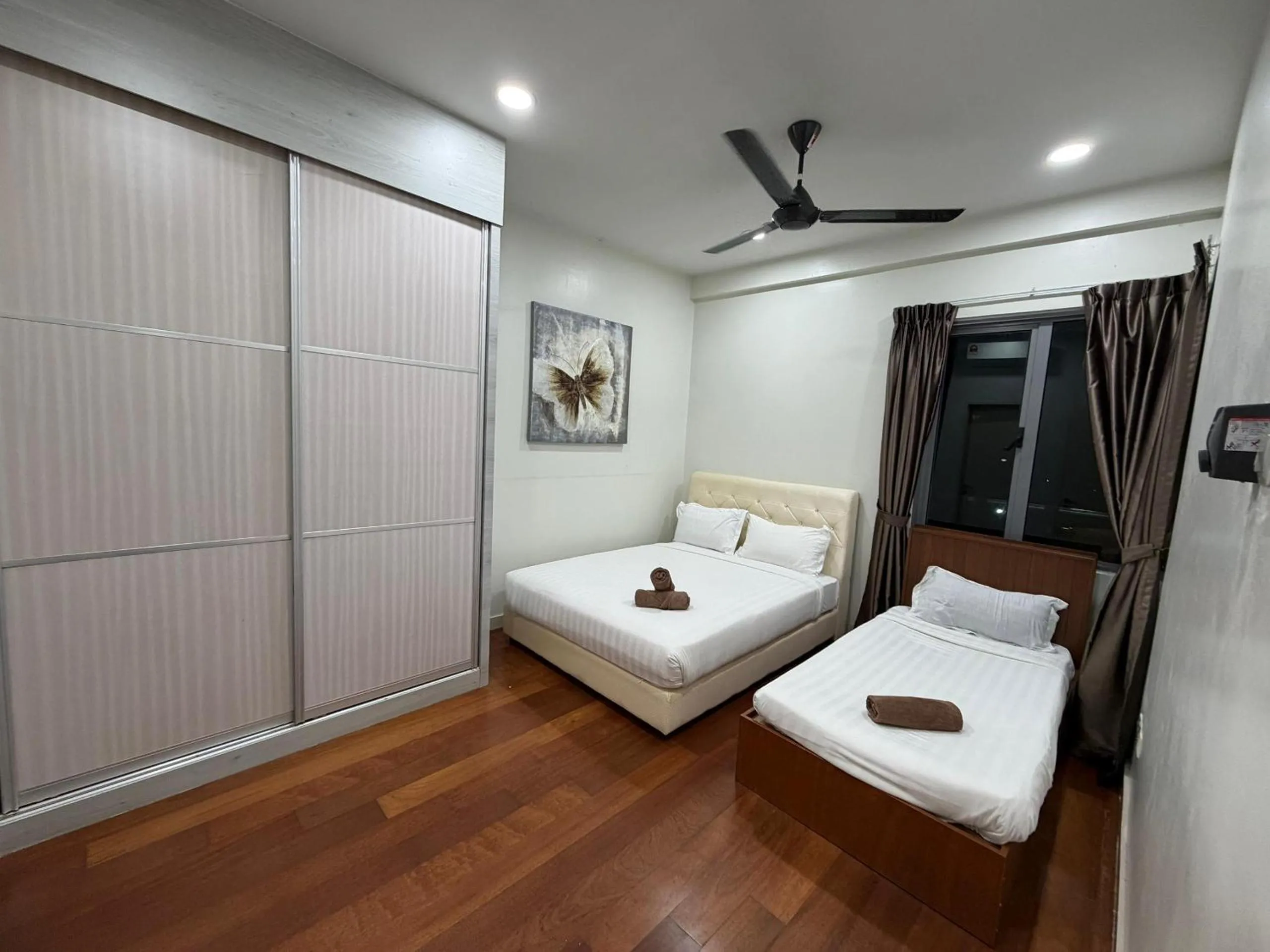 Bed in Borneo Coastal Residence @ IMAGO Mall