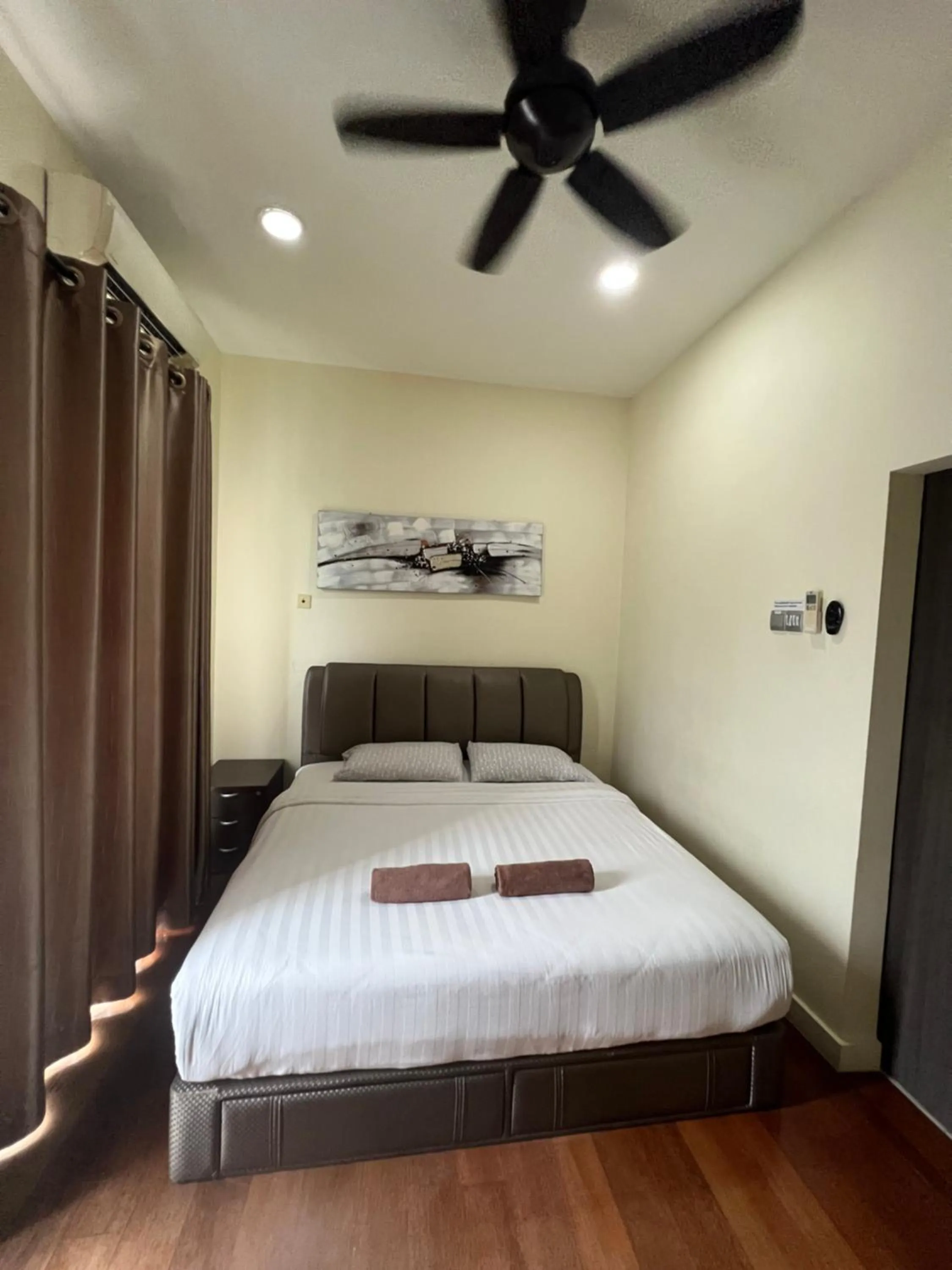 Bed in Borneo Coastal Residence @ IMAGO Mall