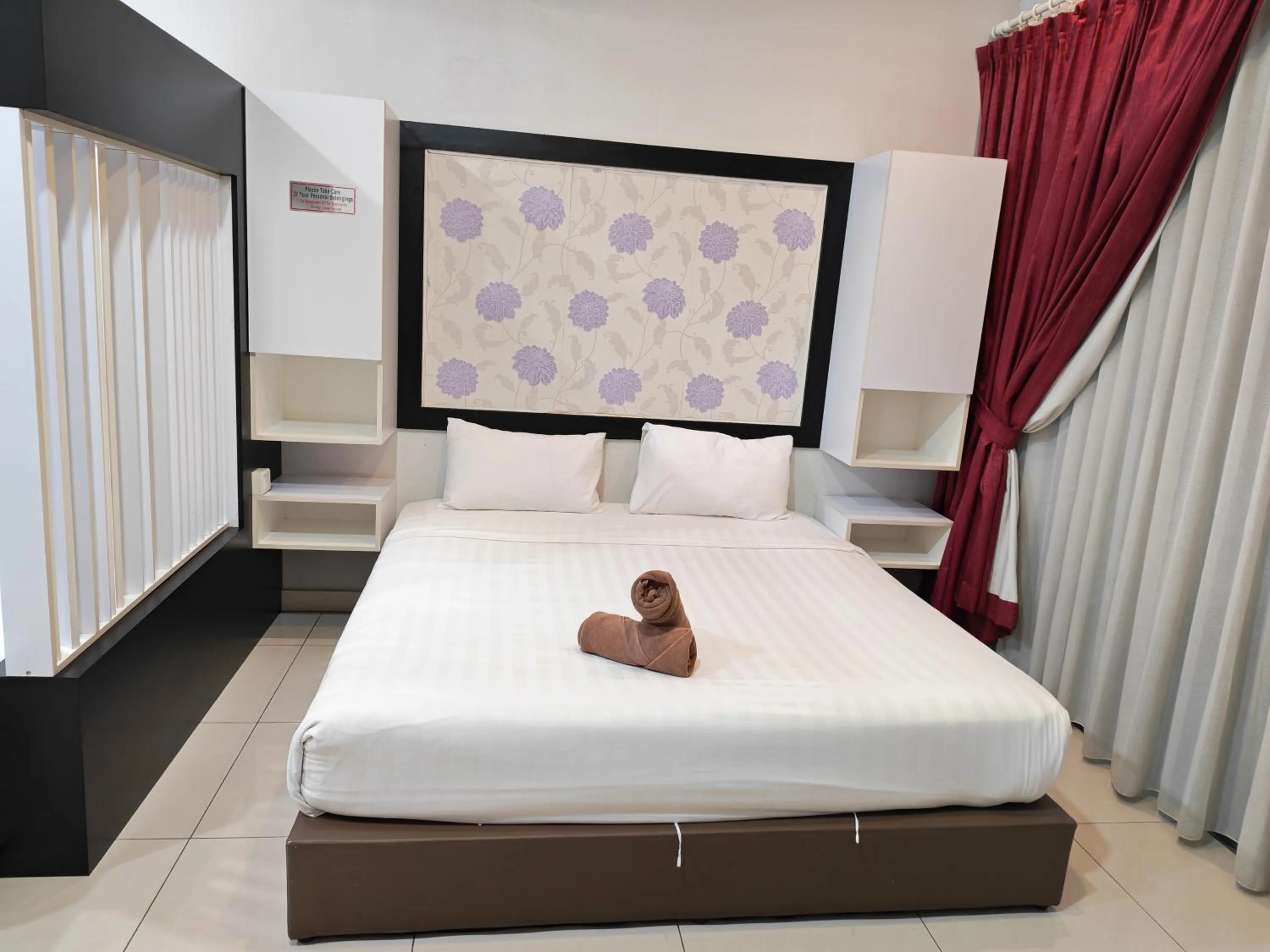 Bed in Borneo Coastal Residence @ IMAGO Mall