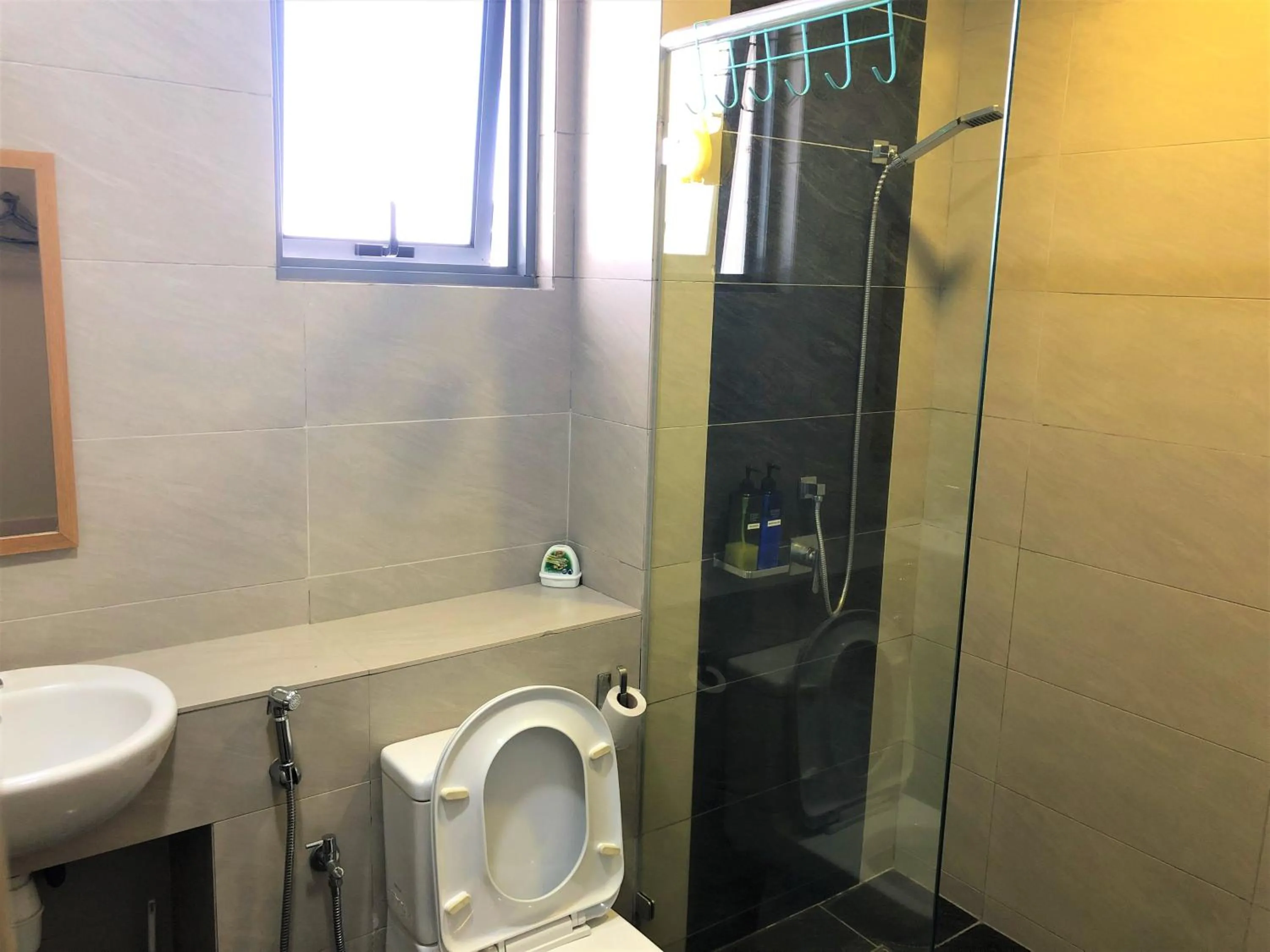 Shower in Borneo Coastal Residence @ IMAGO Mall