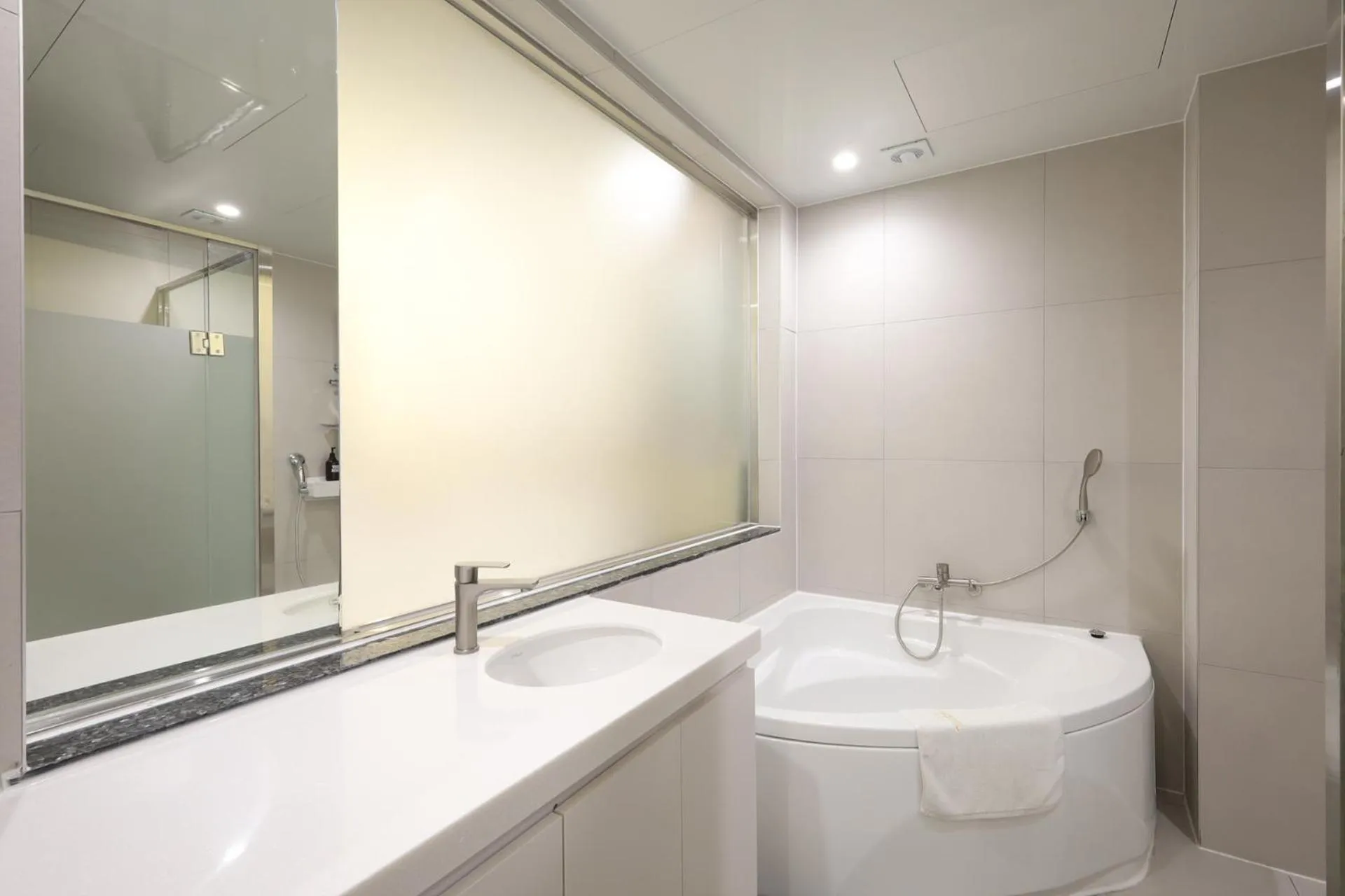 Hot Tub in SongJeong Olla Hotel