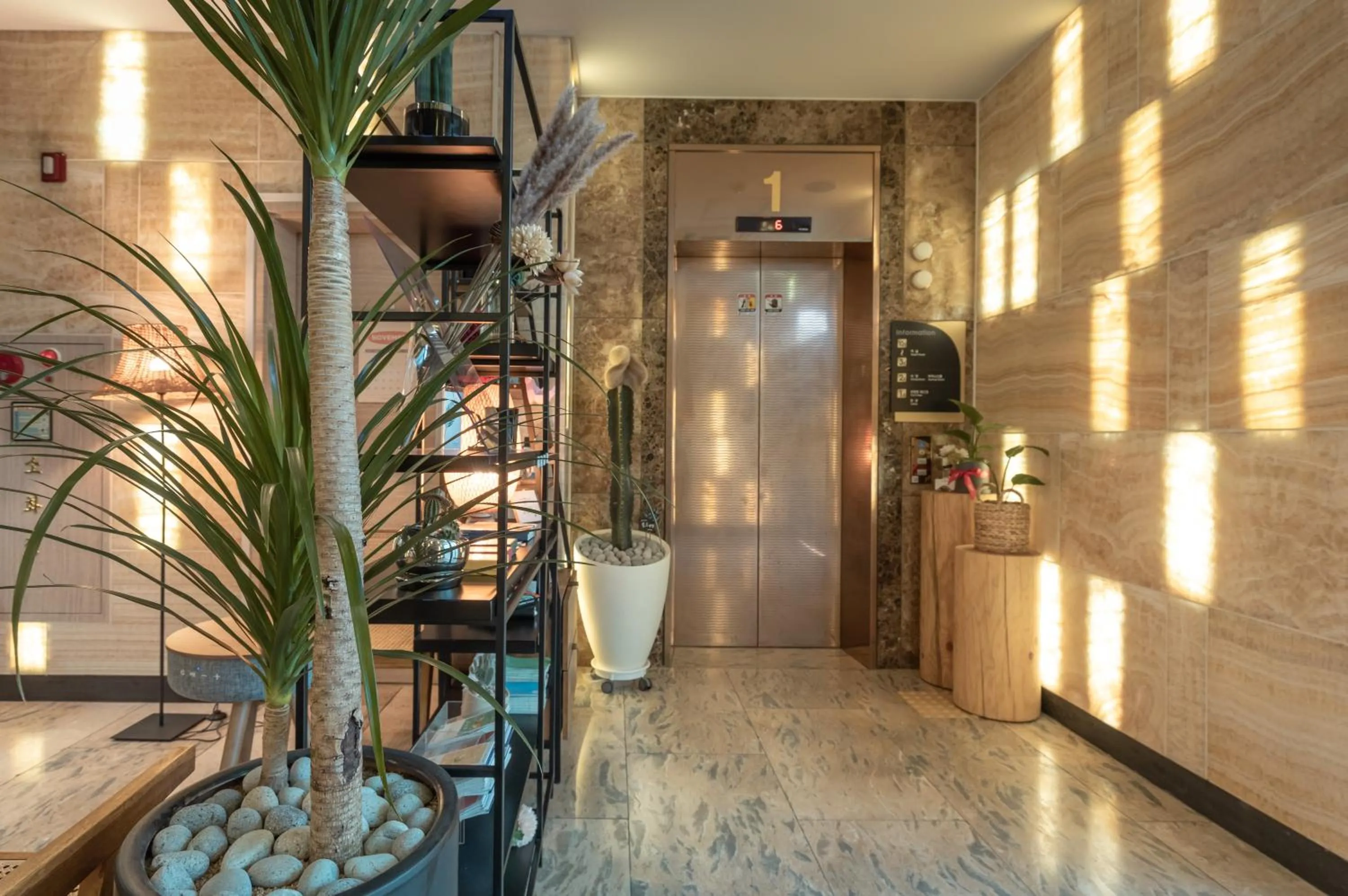 Lobby or reception in SongJeong Olla Hotel