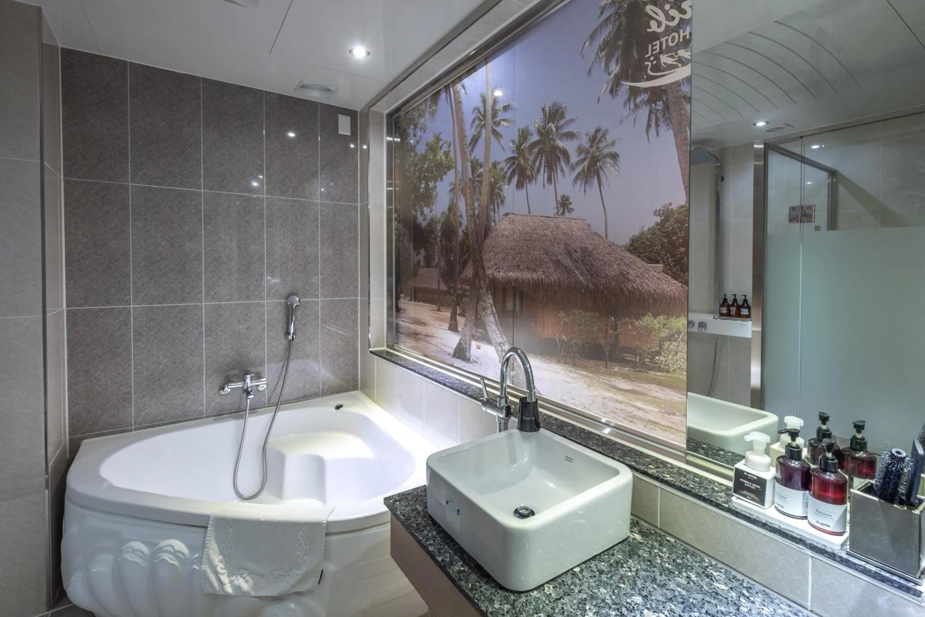 Hot Tub in SongJeong Olla Hotel