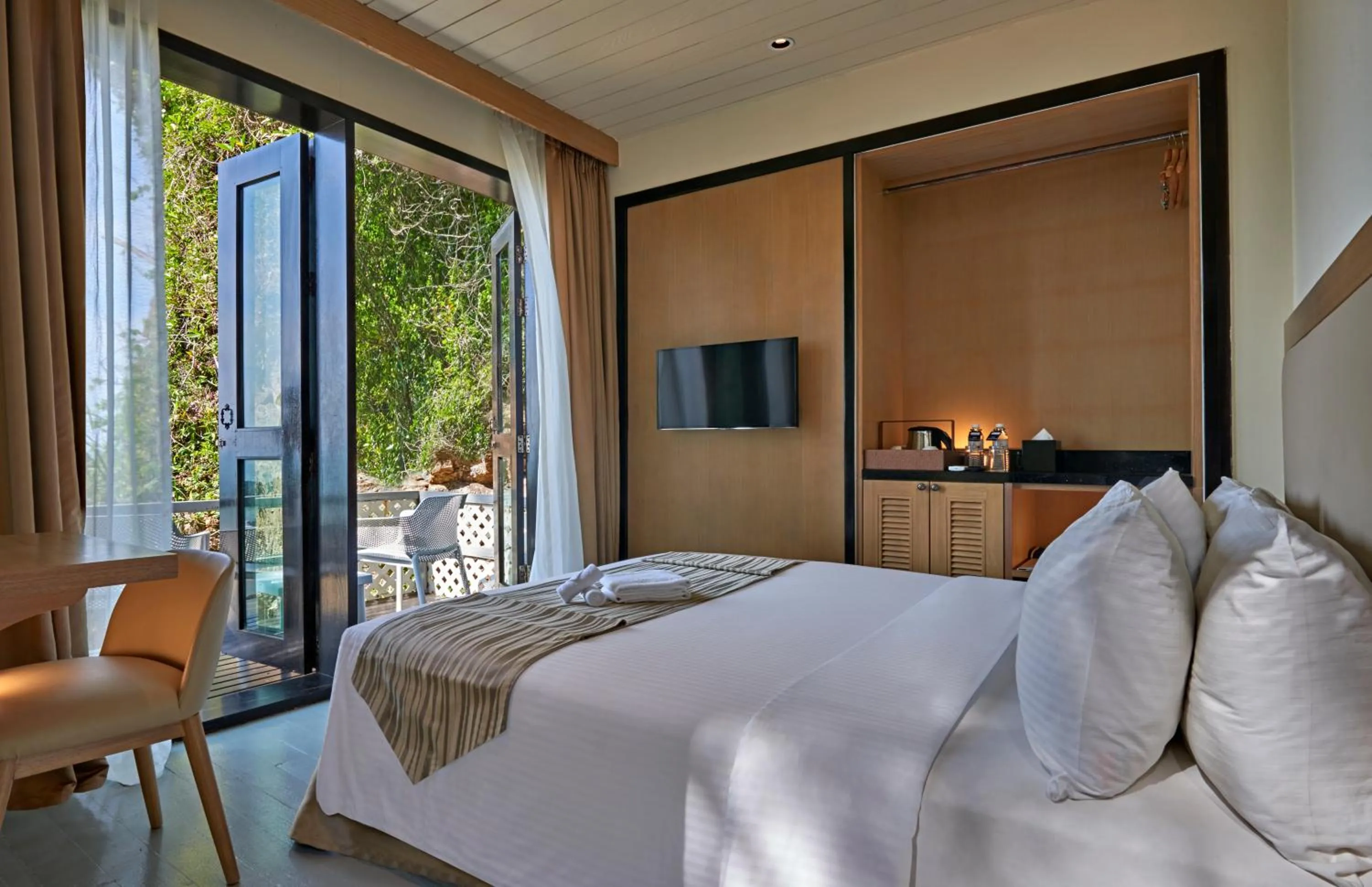 Bed in Royale Chulan Cherating Villa