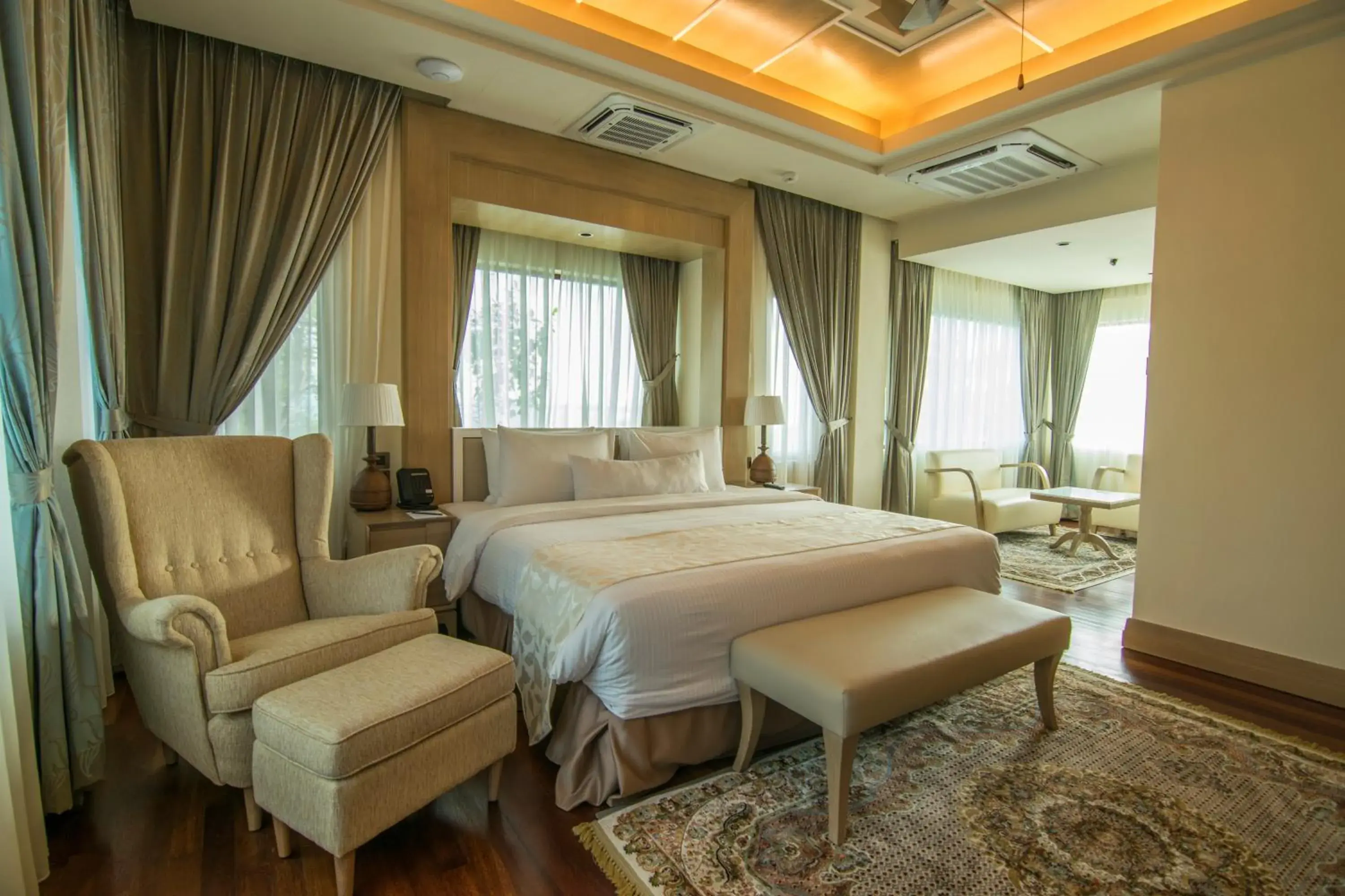 Bed in Royale Chulan Cherating Villa Bed in Royale Chulan Cherating Villa