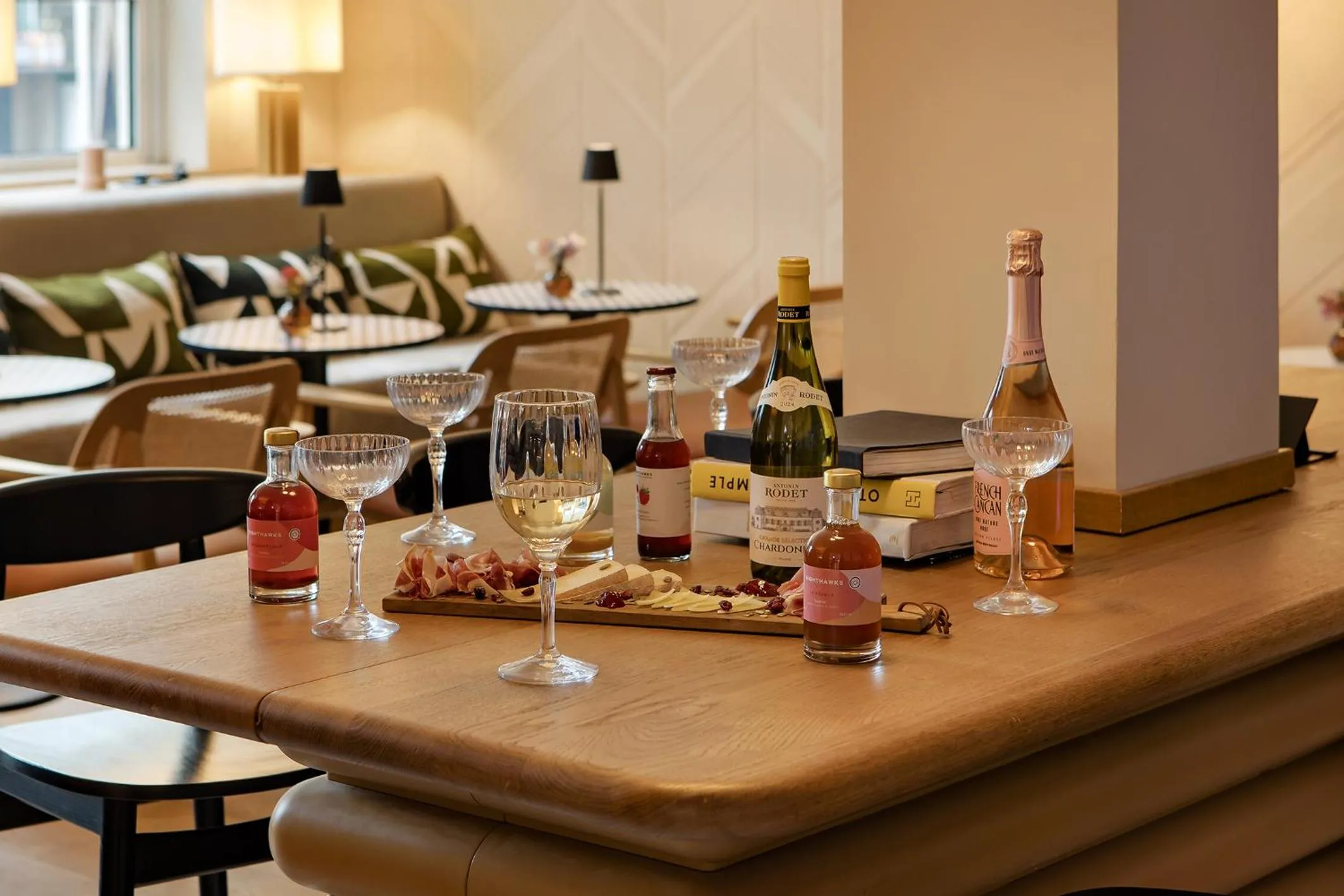 Lounge or bar in Residence Inn by Marriott Paris Didot Montparnasse