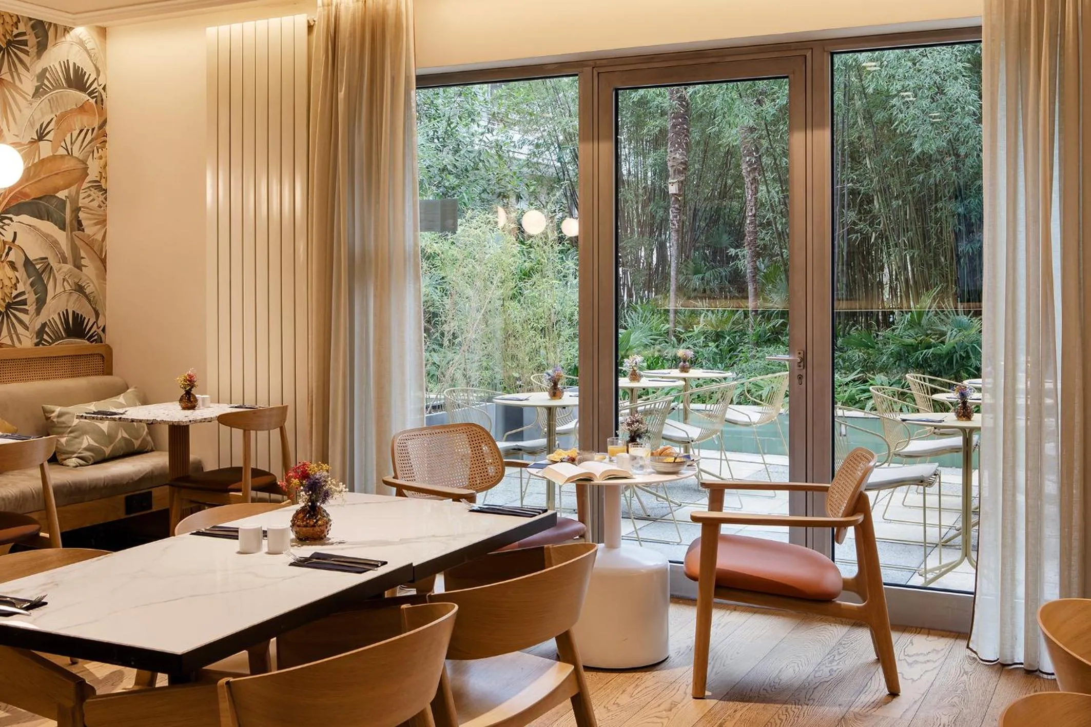 Patio in Residence Inn by Marriott Paris Didot Montparnasse