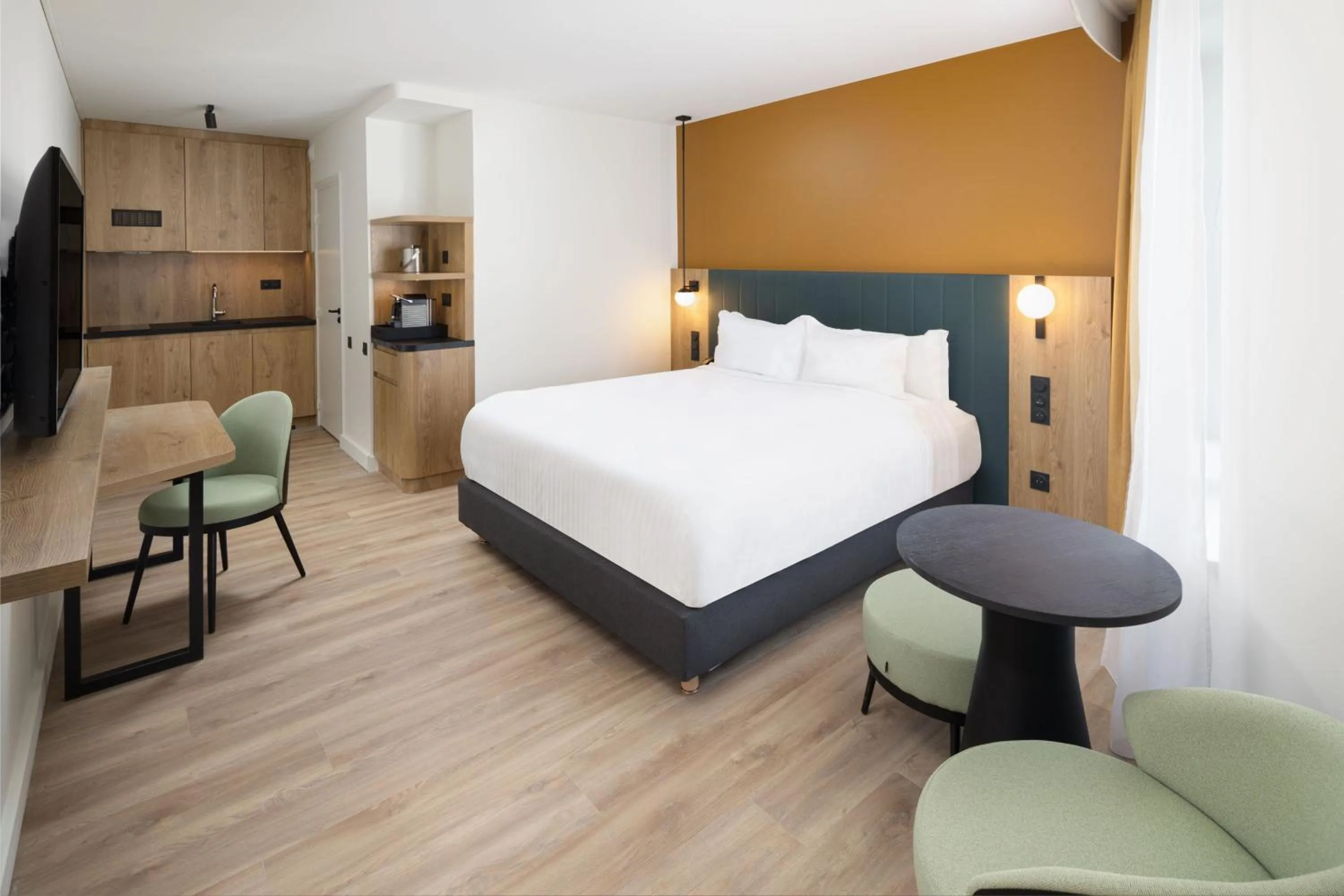 Photo of the whole room, Bed in Residence Inn by Marriott Paris Didot Montparnasse