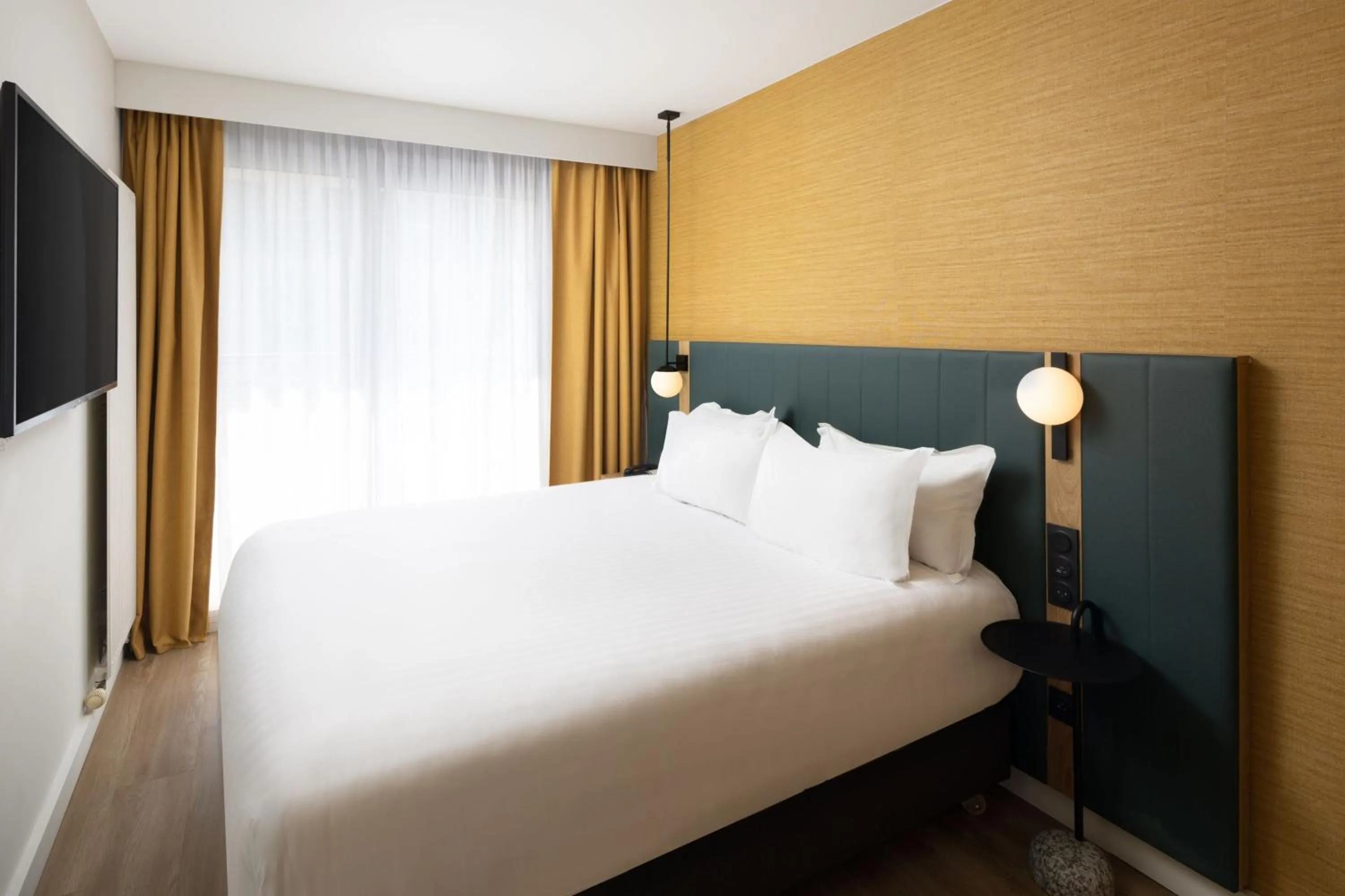Bedroom, Bed in Residence Inn by Marriott Paris Didot Montparnasse