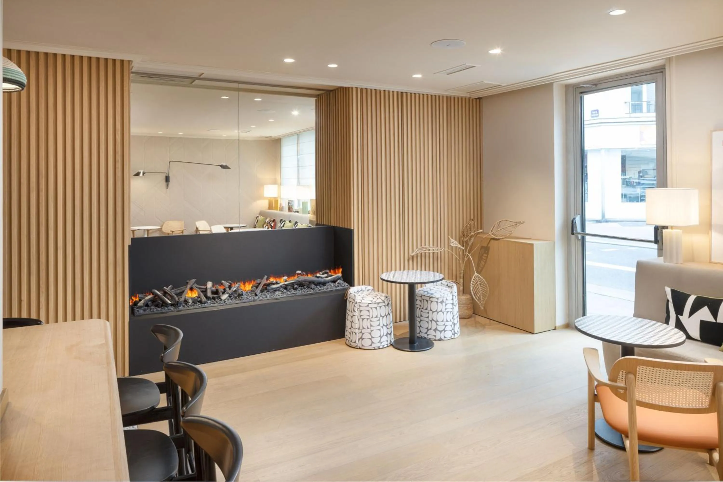 Lounge or bar in Residence Inn by Marriott Paris Didot Montparnasse