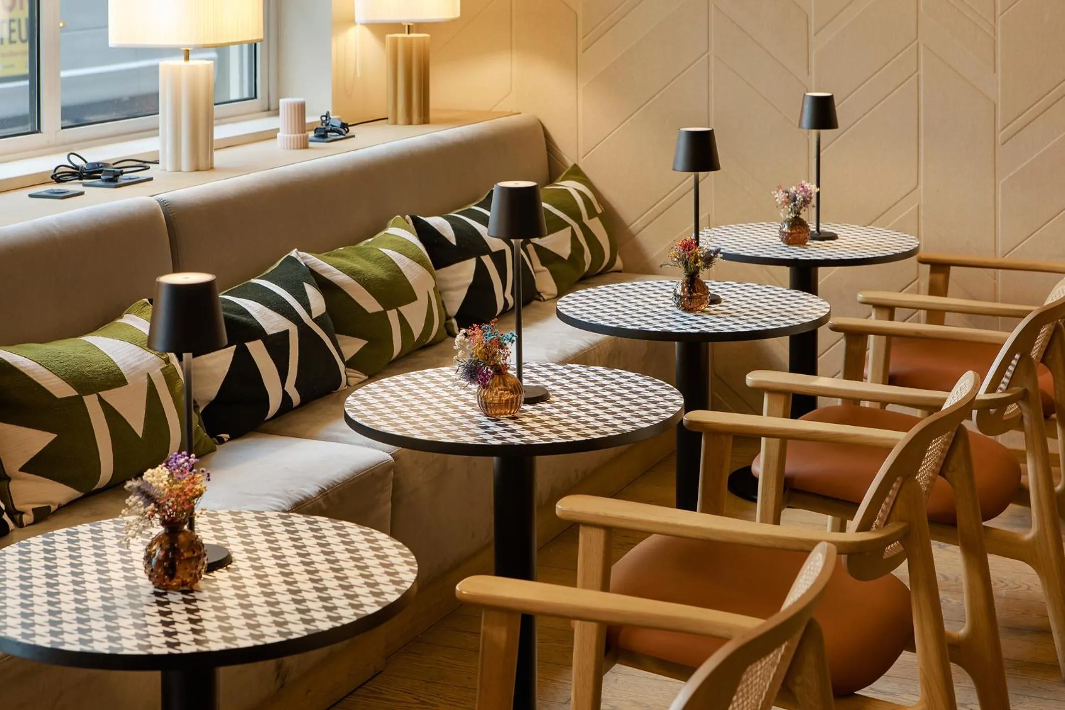 Lounge or bar in Residence Inn by Marriott Paris Didot Montparnasse