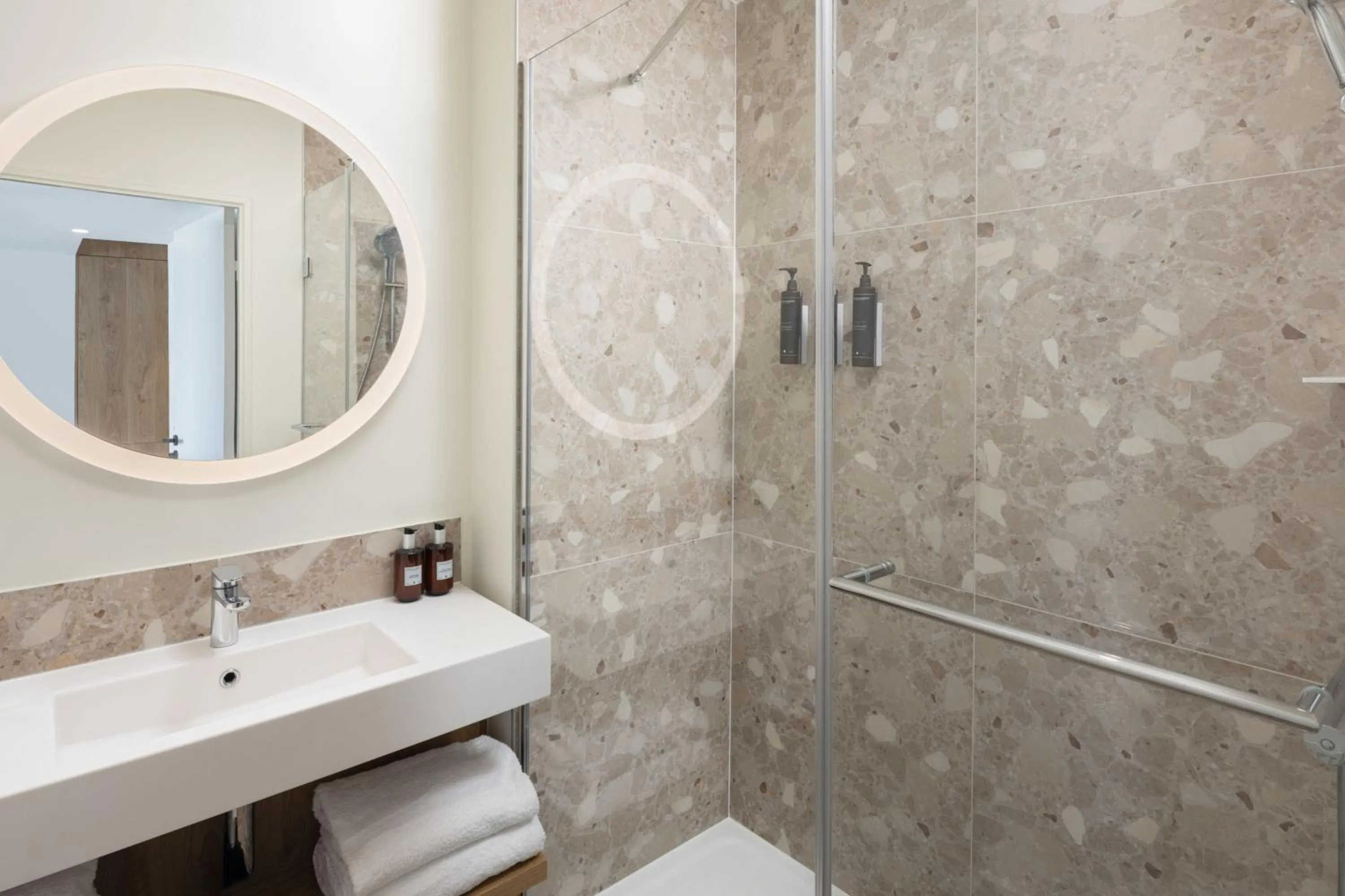 Bathroom in Residence Inn by Marriott Paris Didot Montparnasse
