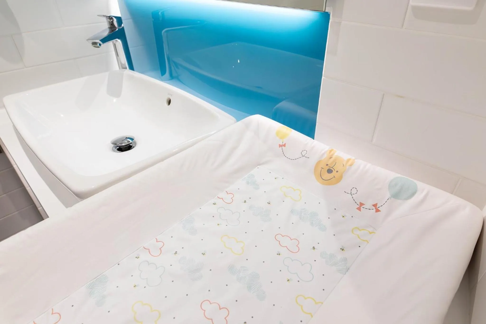 Photo of the whole room, Bed in Holiday Inn Express Arras by IHG