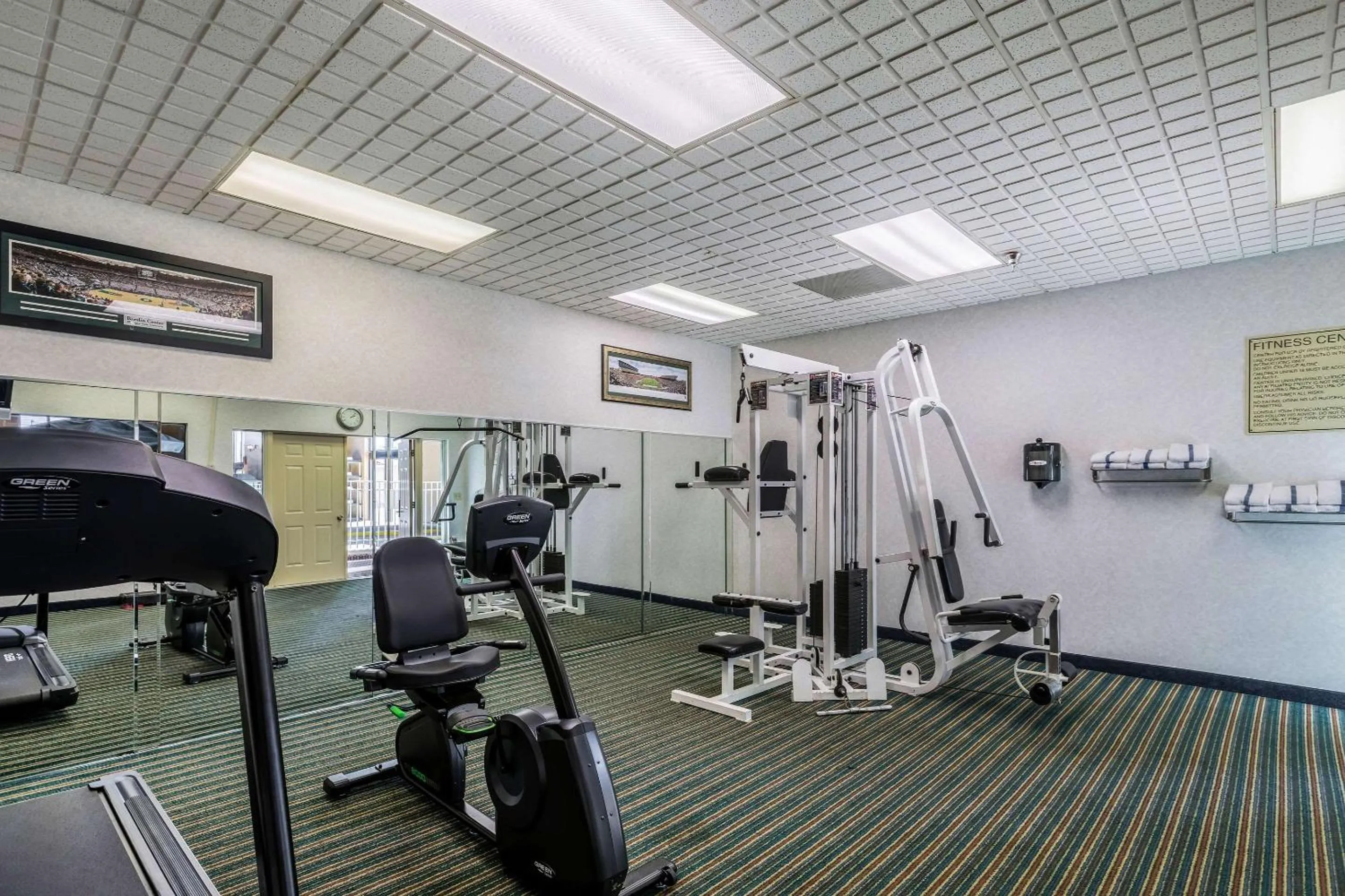 Fitness centre/facilities in Quality Inn University Lansing